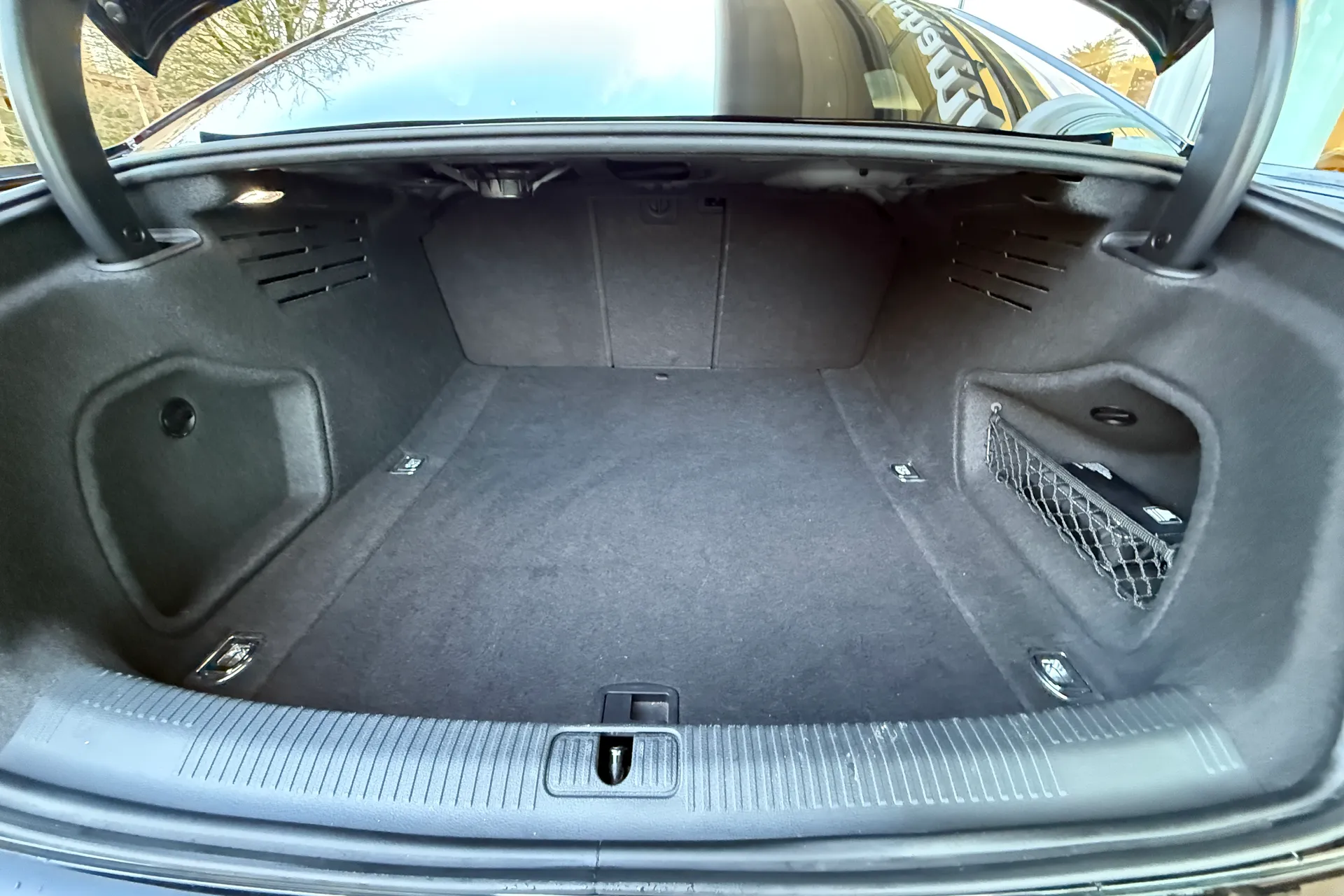 Audi A4 thumbnail image number 48