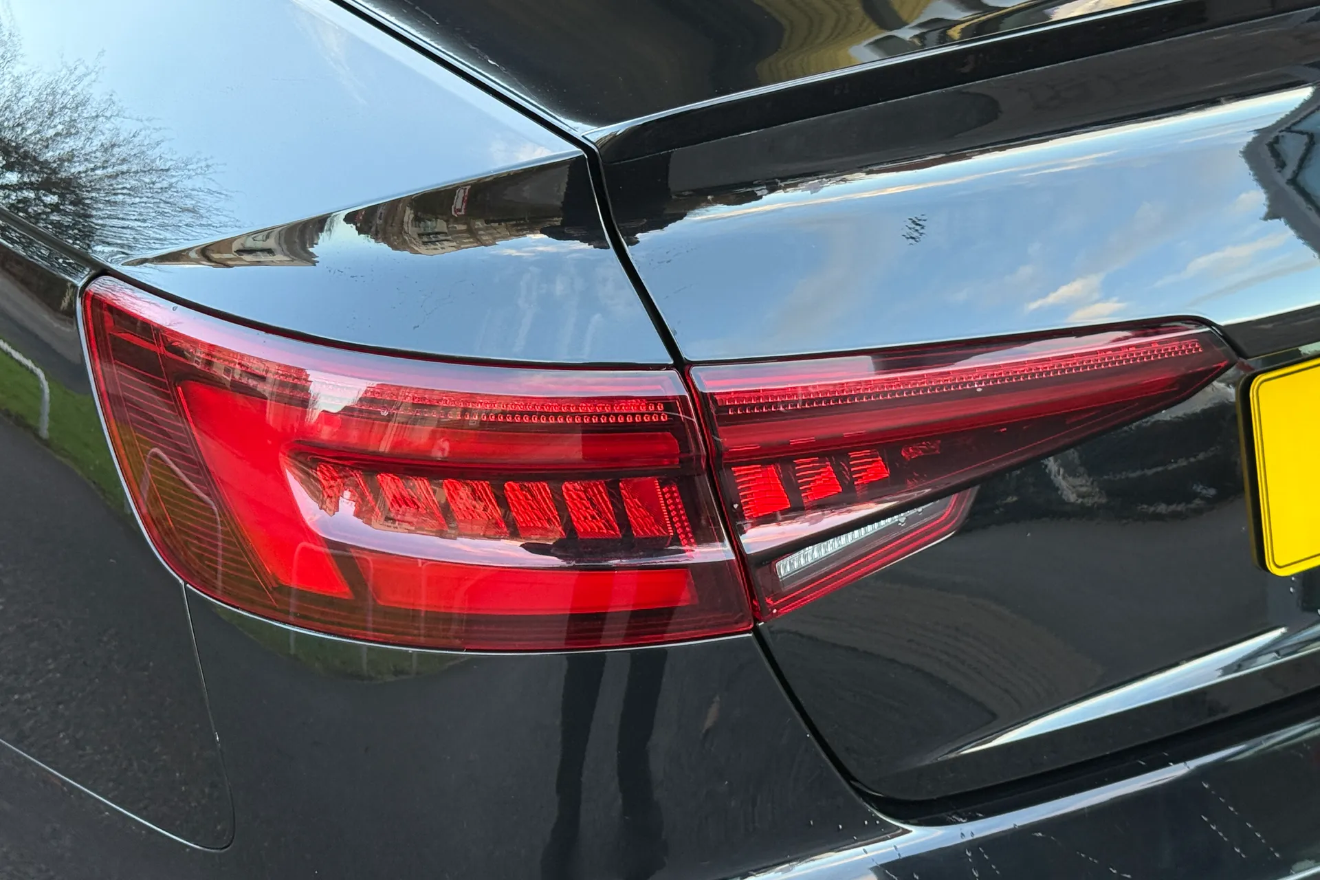 Audi A4 thumbnail image number 47