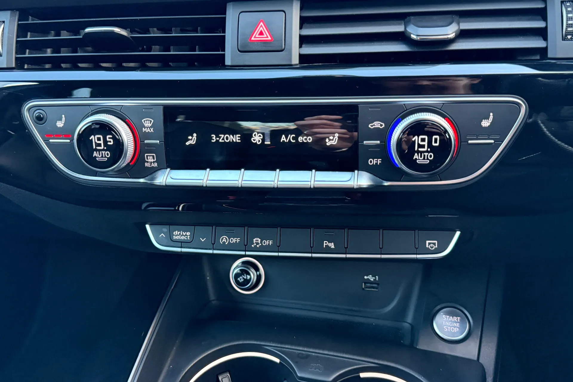 Audi A4 thumbnail image number 21