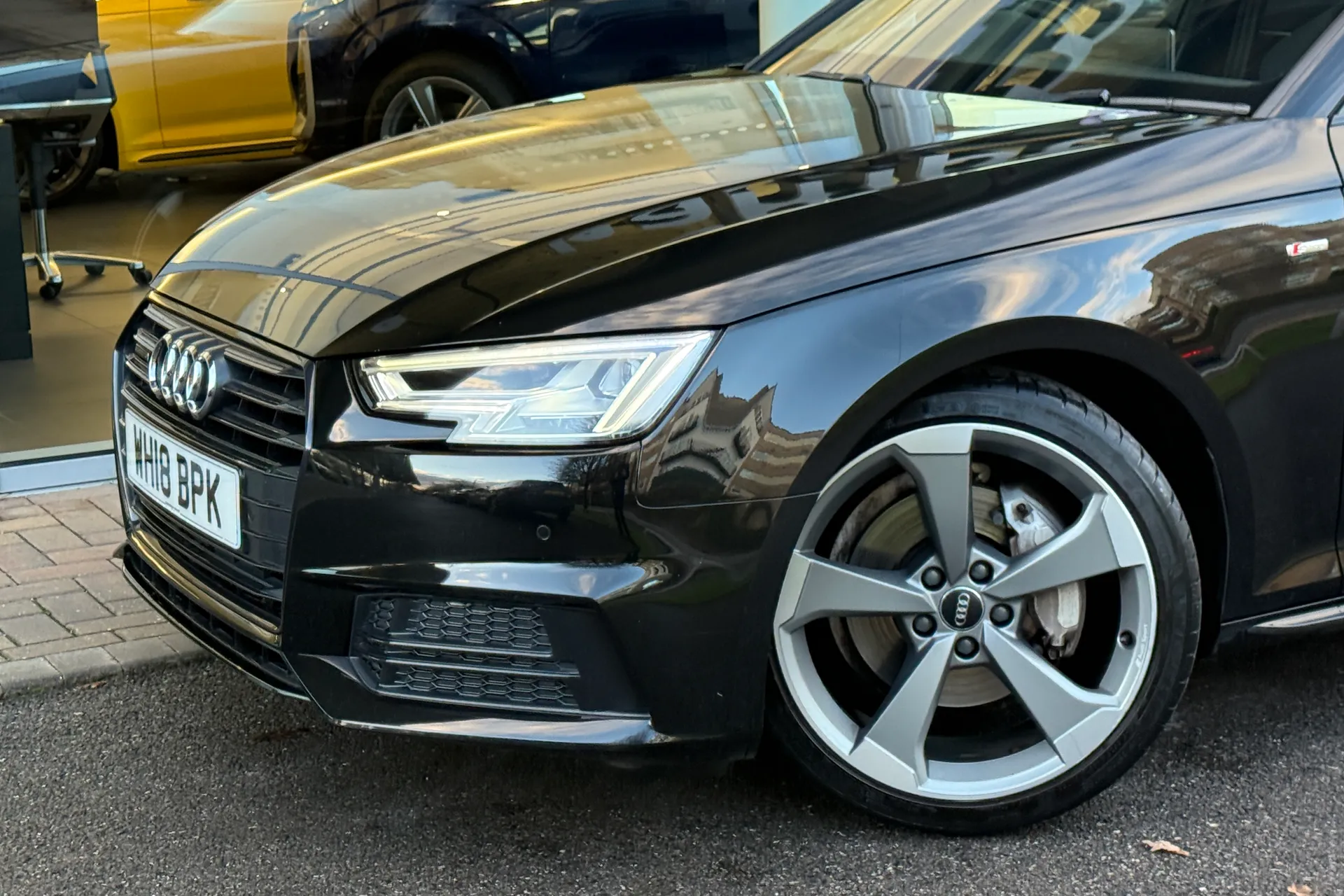 Audi A4 thumbnail image number 57