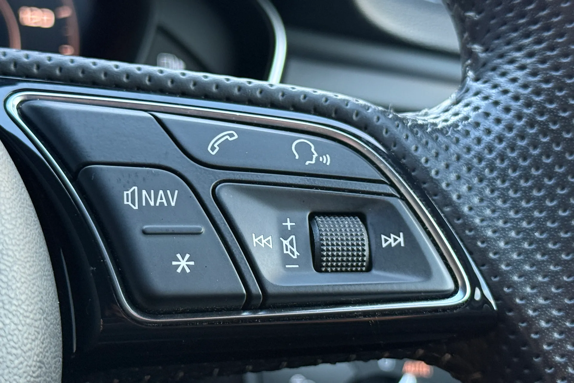 Audi A4 thumbnail image number 14