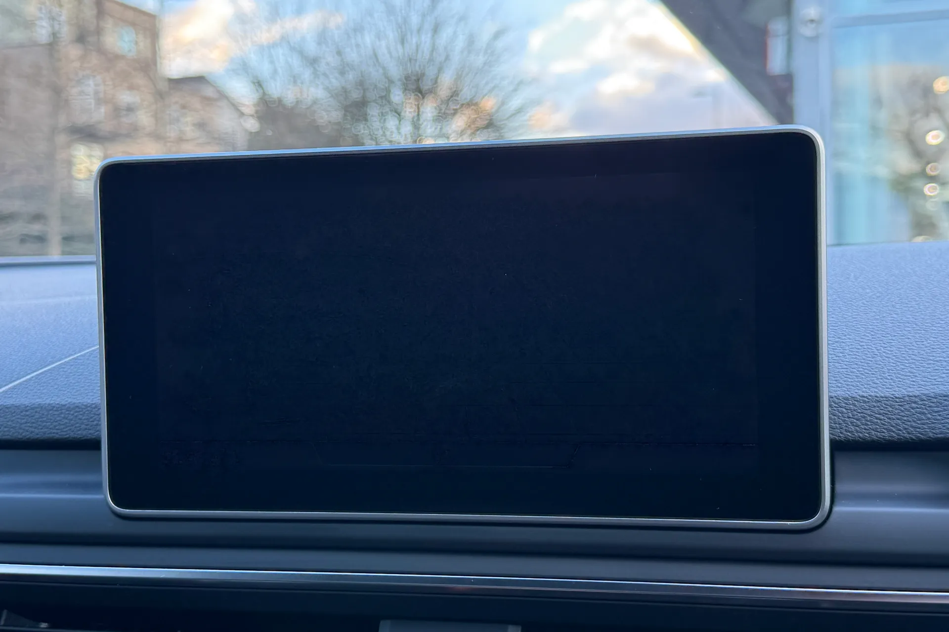 Audi A4 thumbnail image number 28