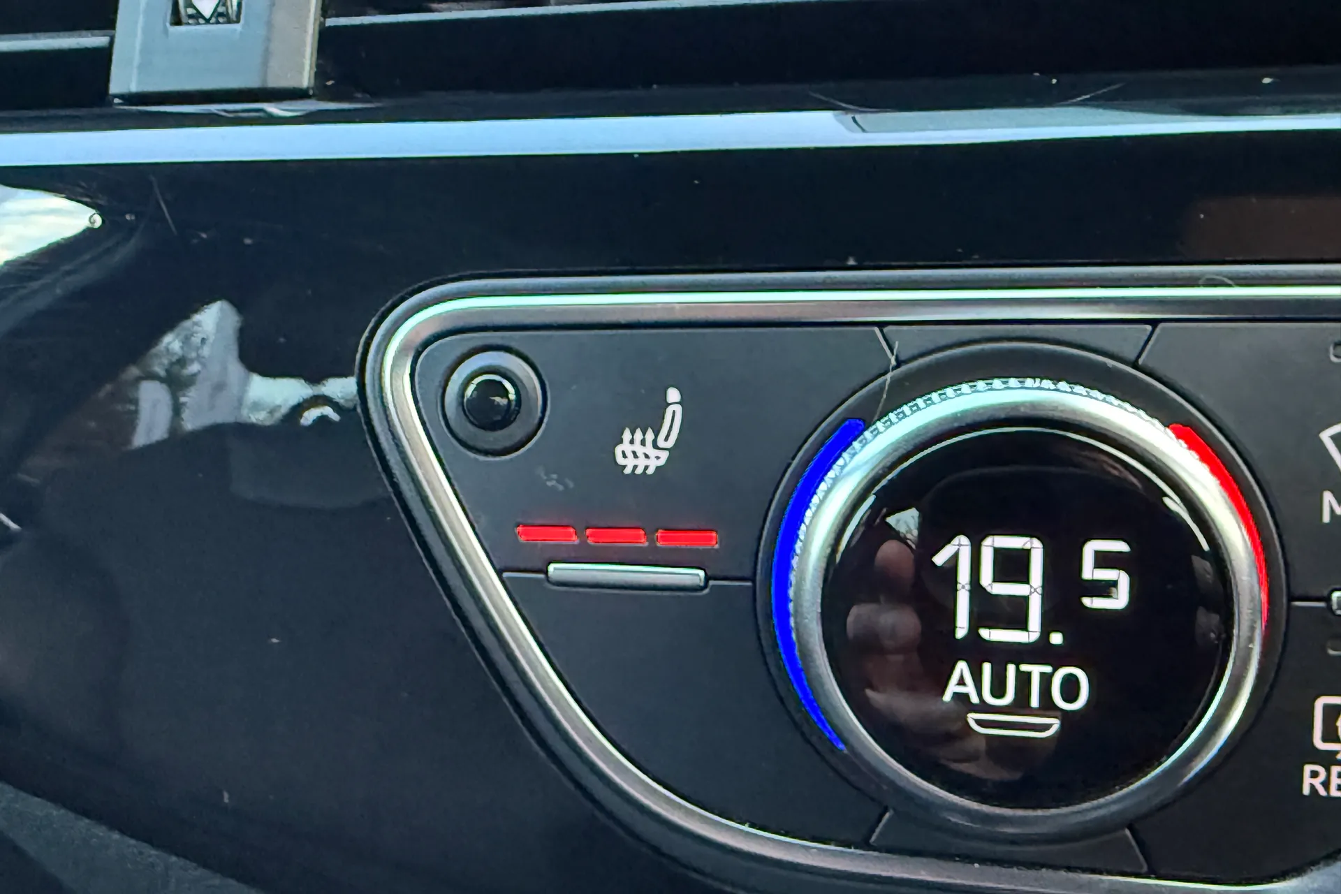 Audi A4 thumbnail image number 6