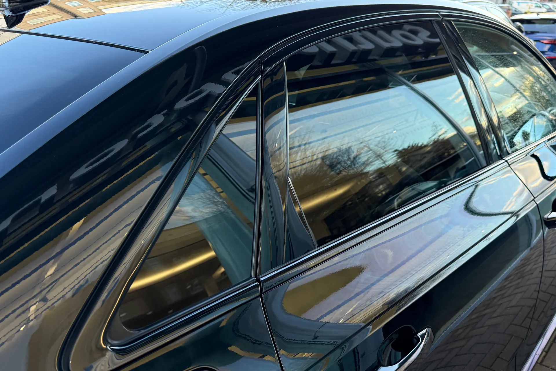 Audi A4 thumbnail image number 42