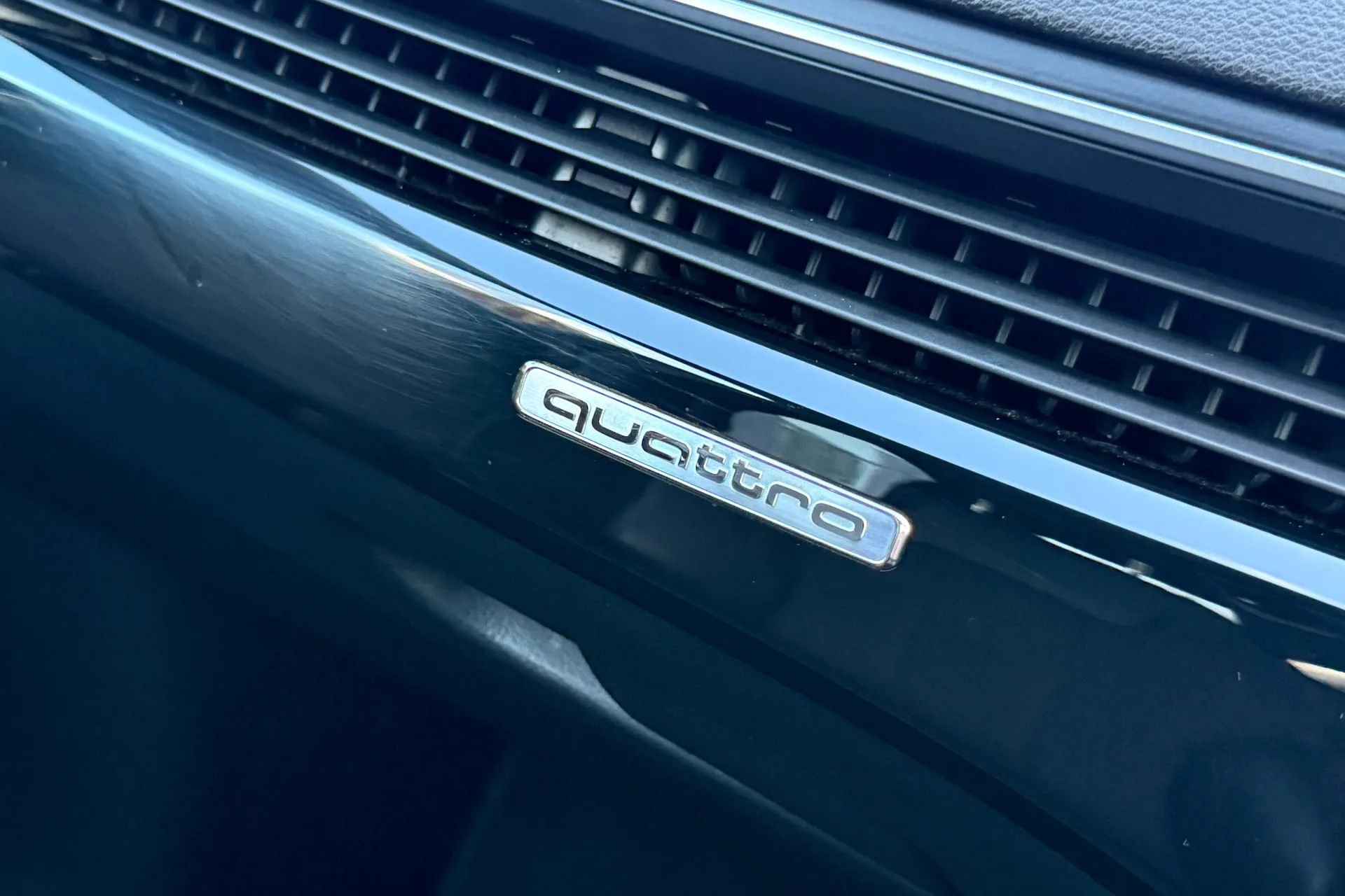 Audi A4 thumbnail image number 22