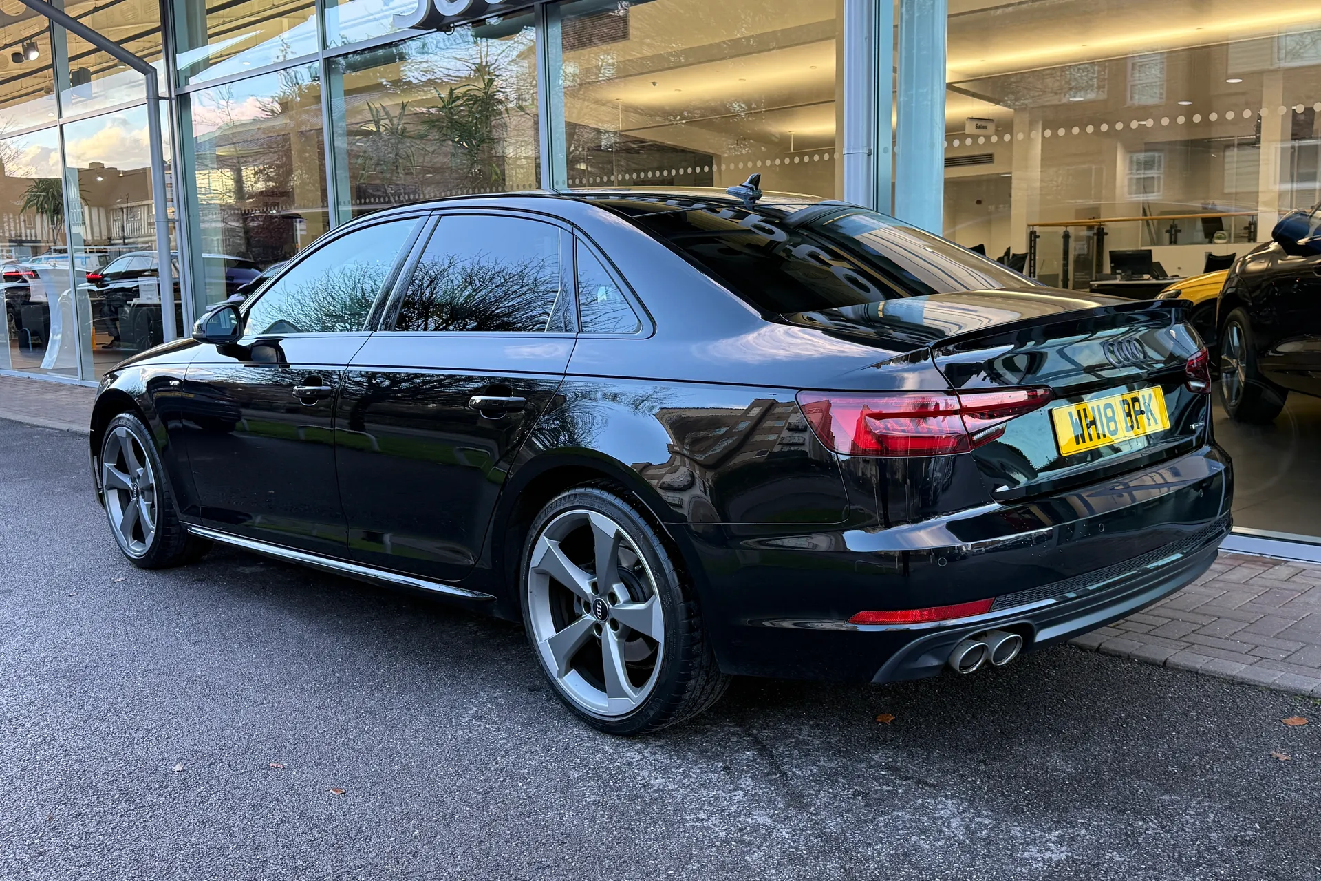 Audi A4 thumbnail image number 9