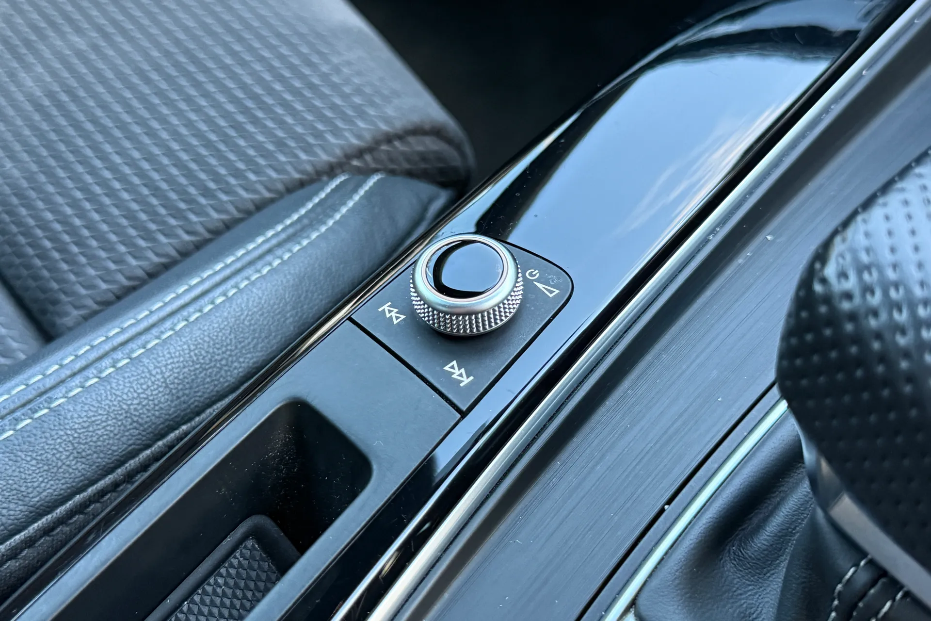 Audi A4 thumbnail image number 19