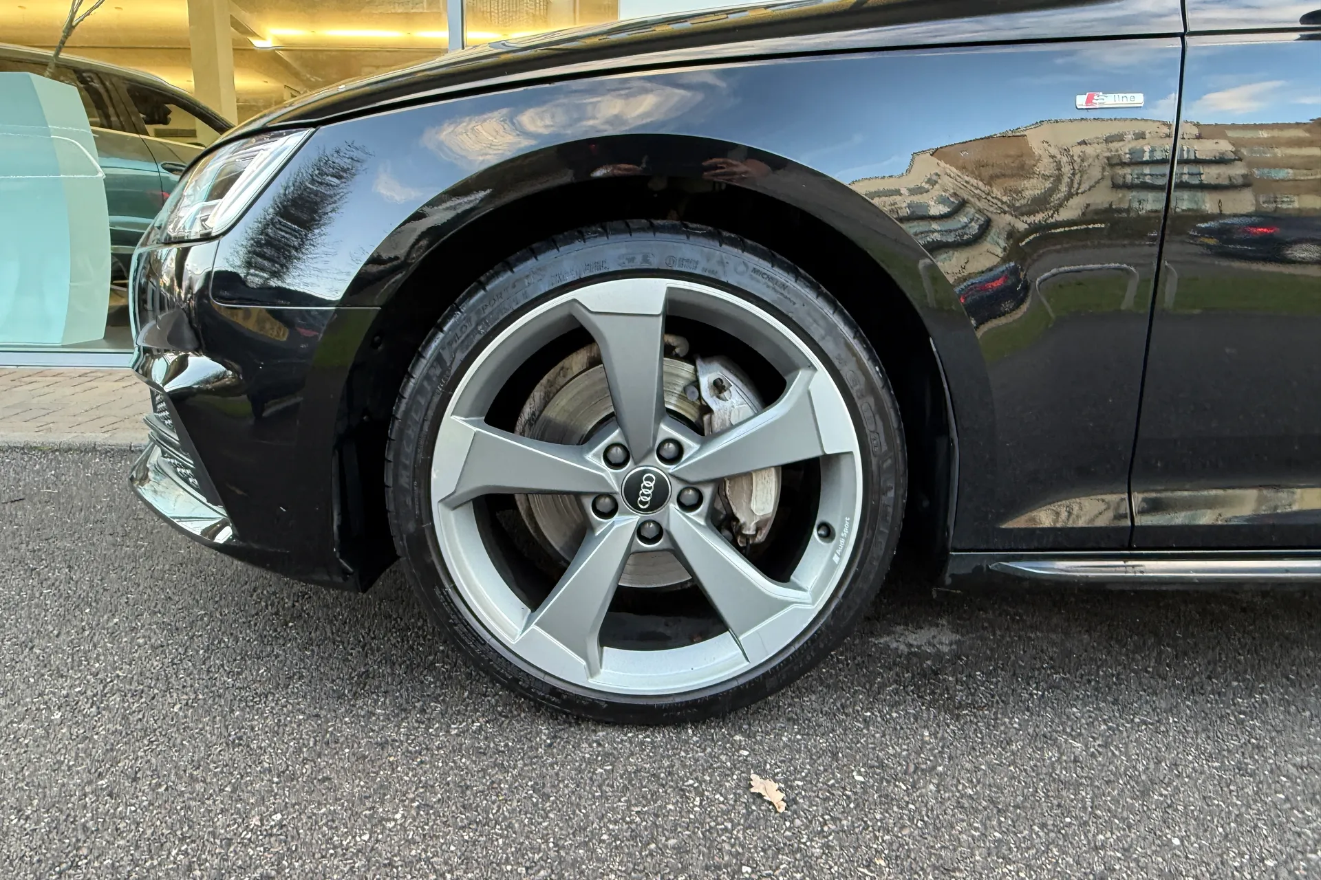 Audi A4 thumbnail image number 10