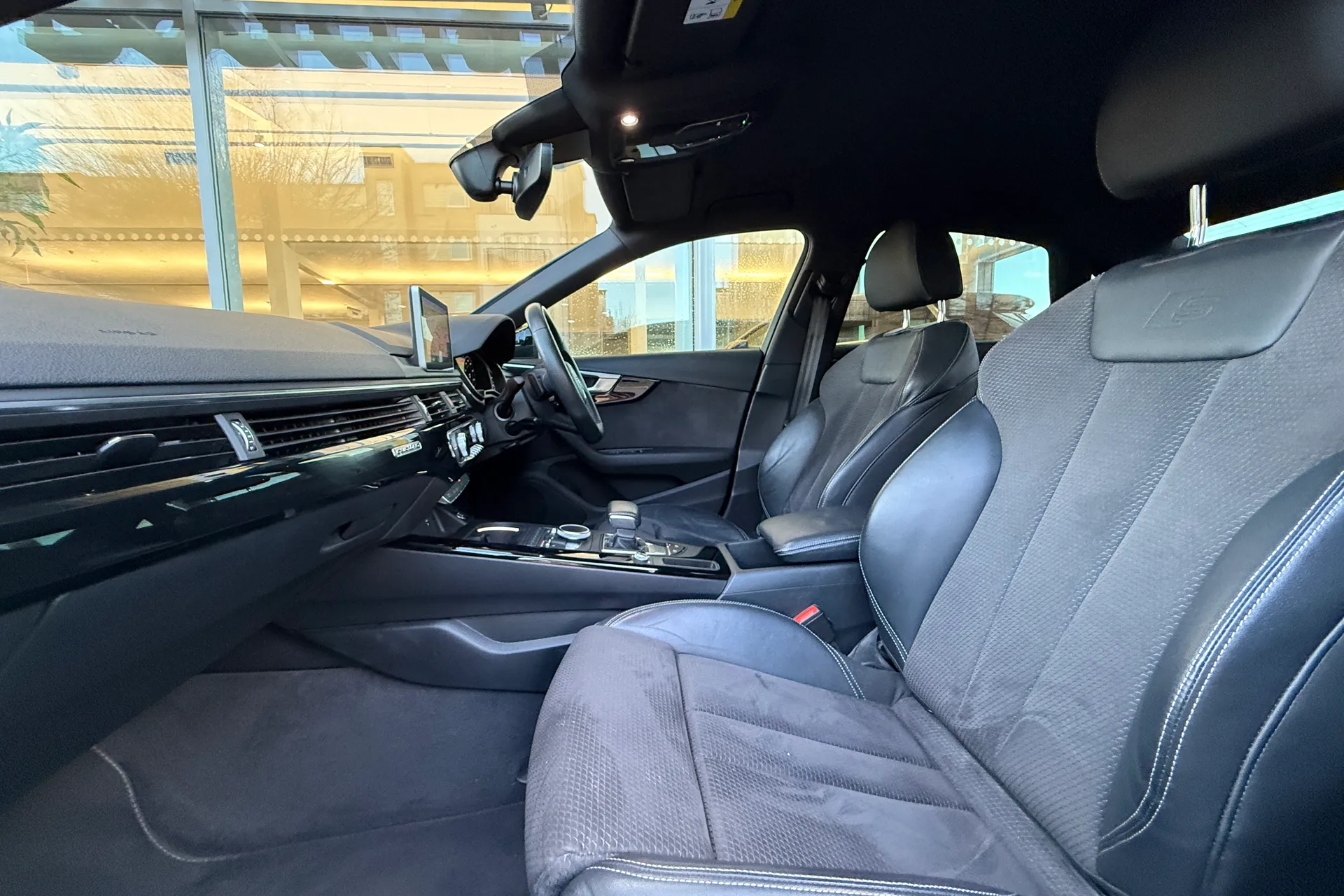 Audi A4 thumbnail image number 54