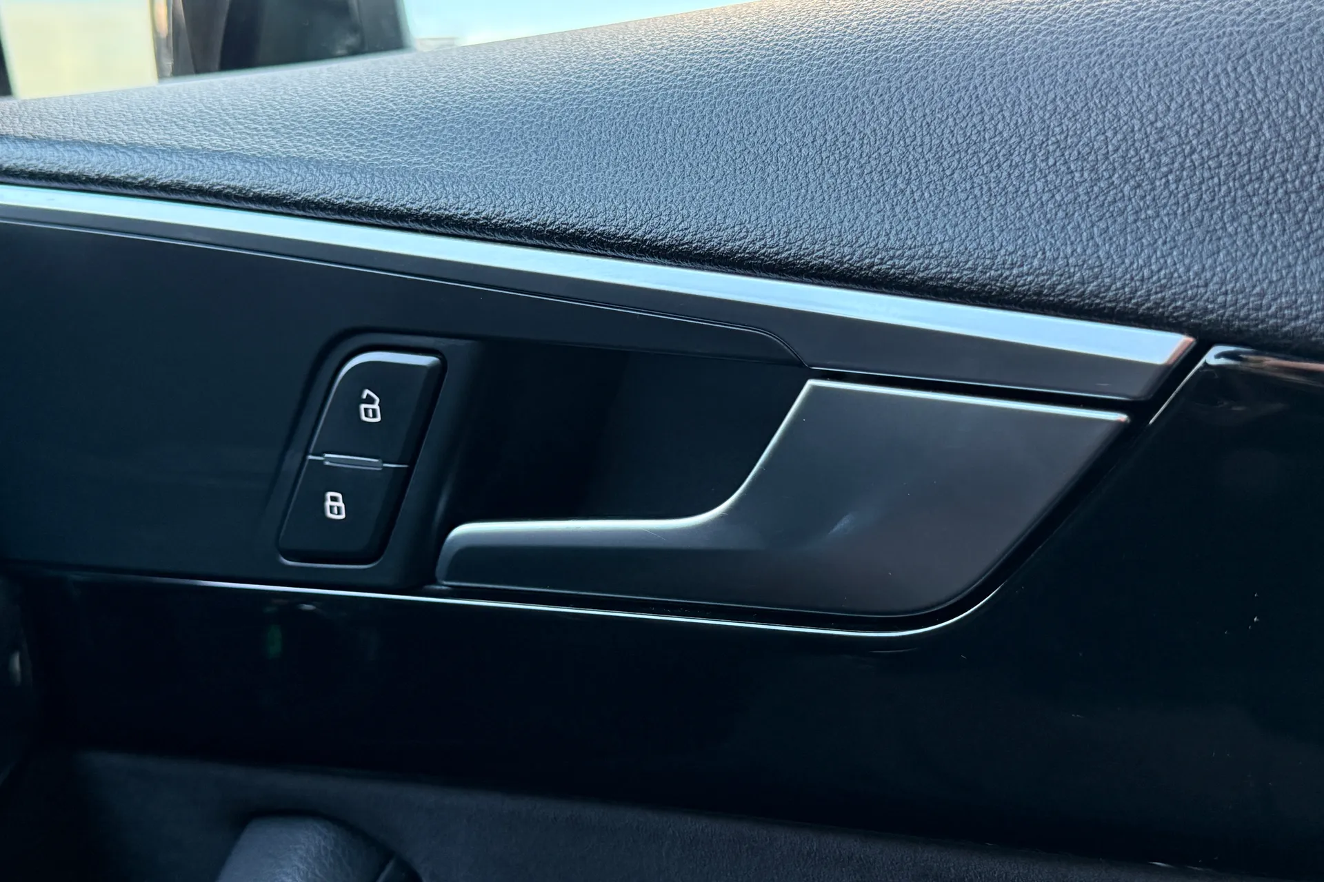 Audi A4 thumbnail image number 31