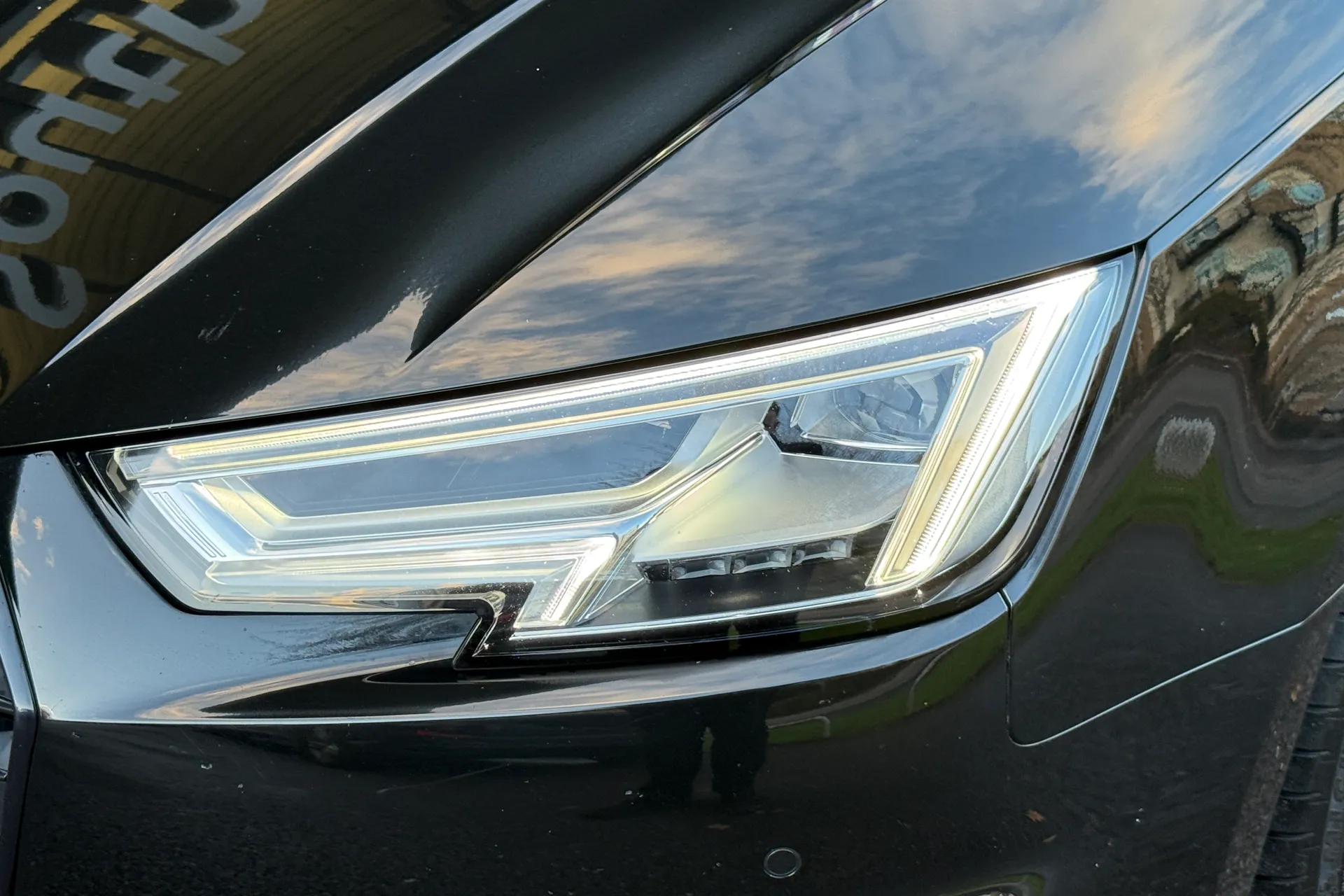 Audi A4 thumbnail image number 55