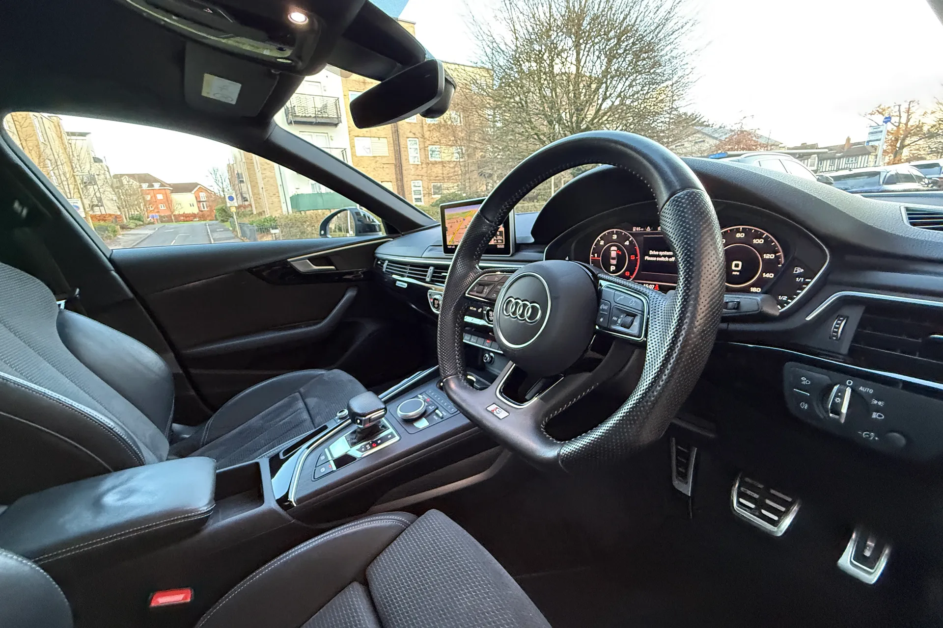 Audi A4 thumbnail image number 11