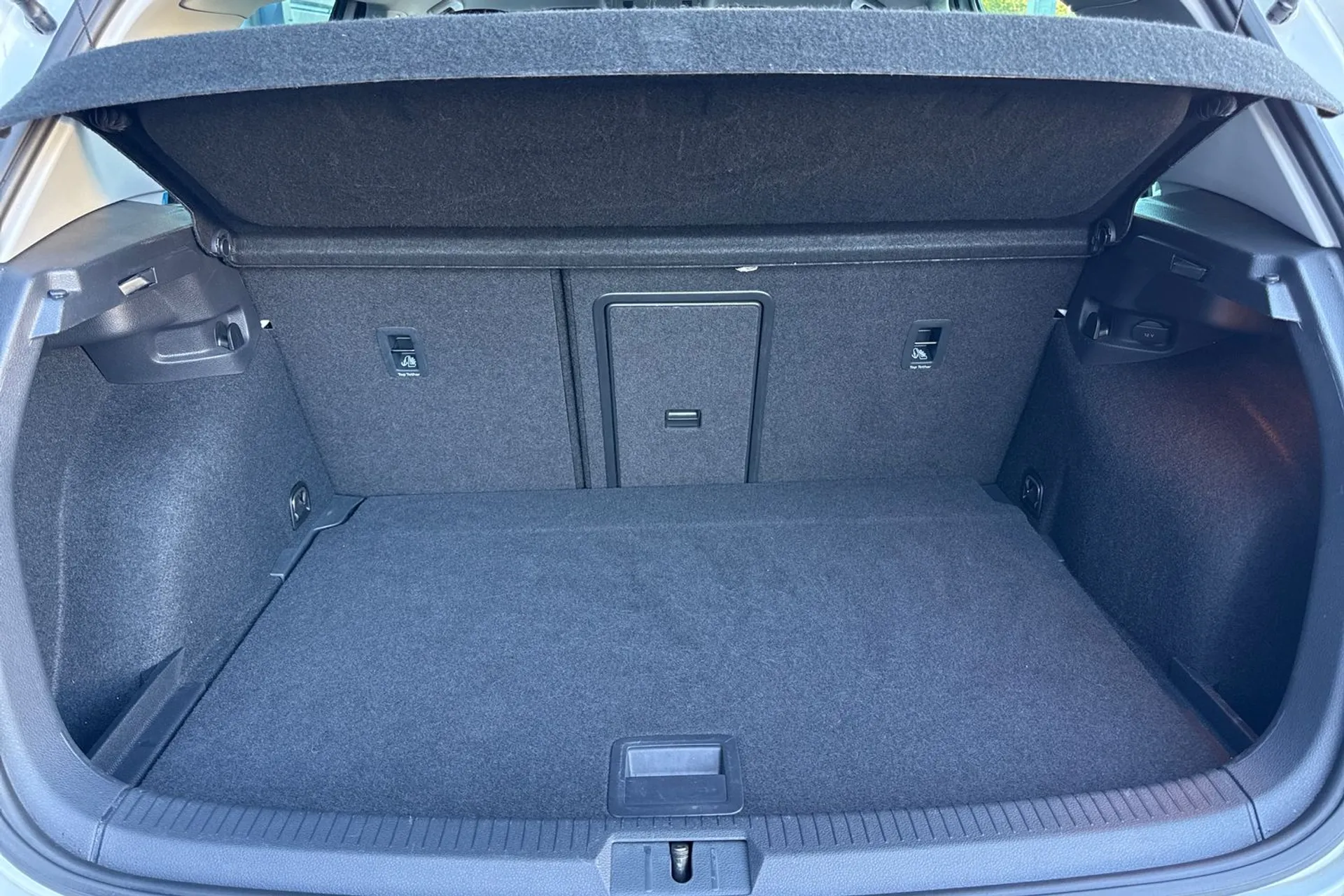 VOLKSWAGEN GOLF thumbnail image number 21