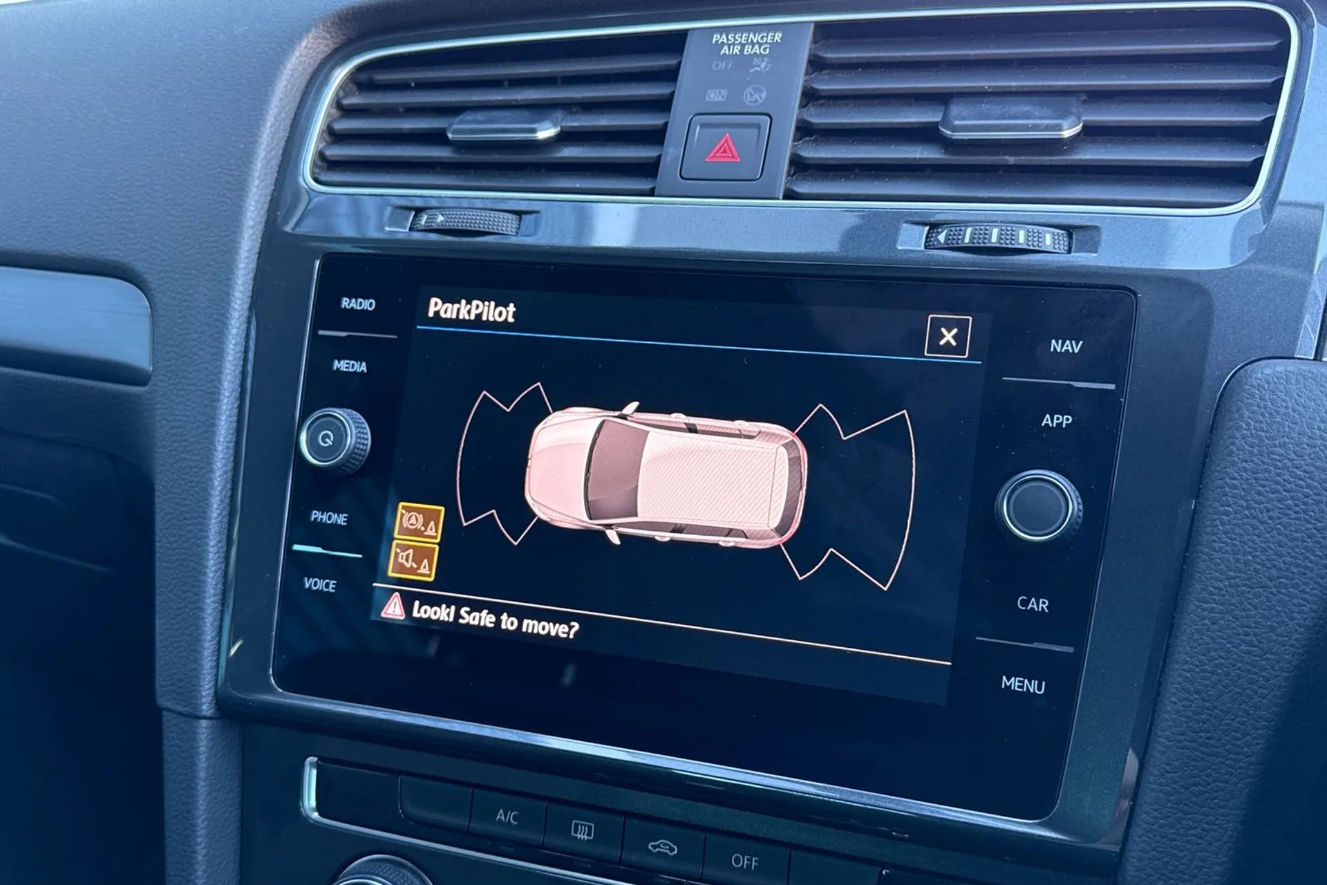 VOLKSWAGEN GOLF thumbnail image number 26