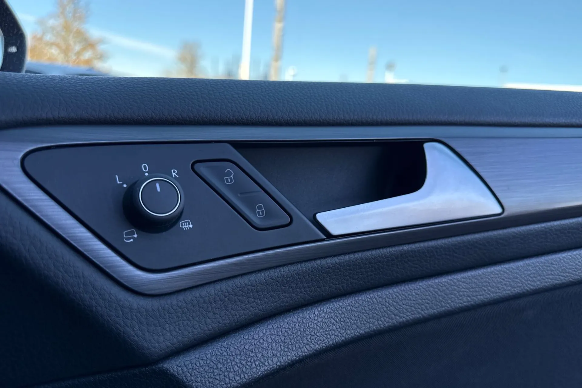 VOLKSWAGEN GOLF thumbnail image number 47