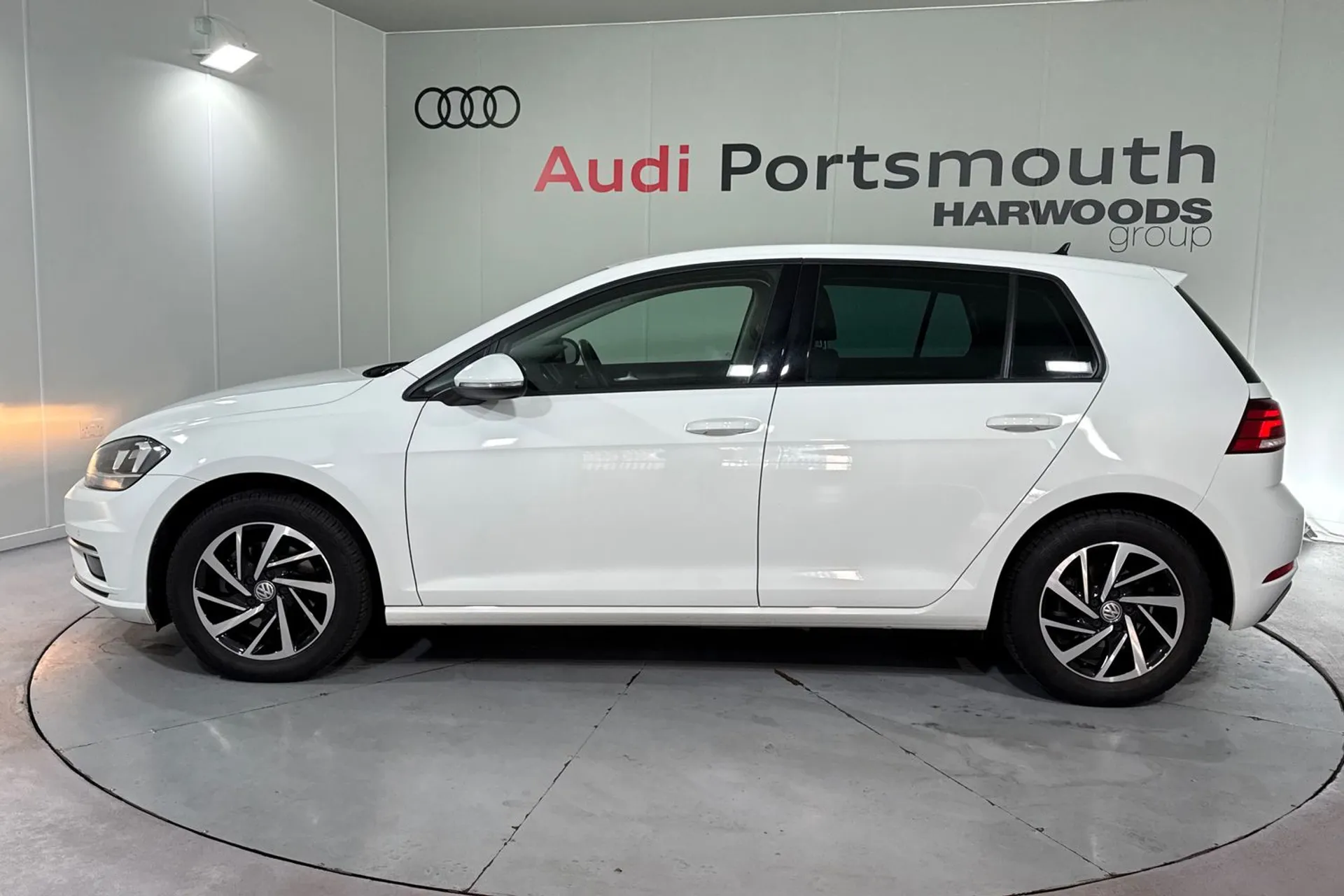 VOLKSWAGEN GOLF thumbnail image number 13