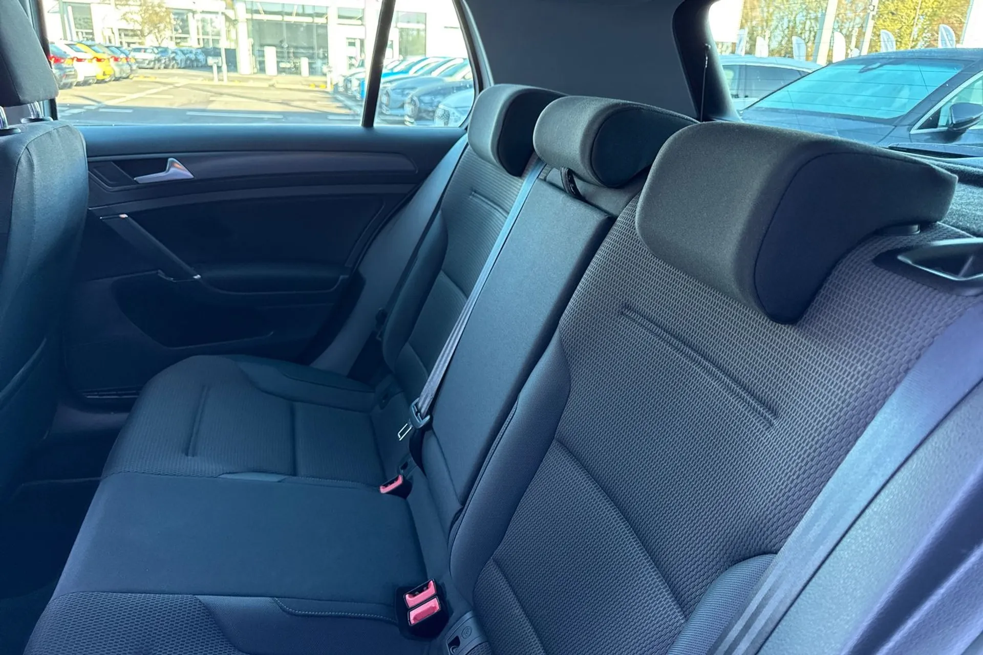 VOLKSWAGEN GOLF thumbnail image number 40