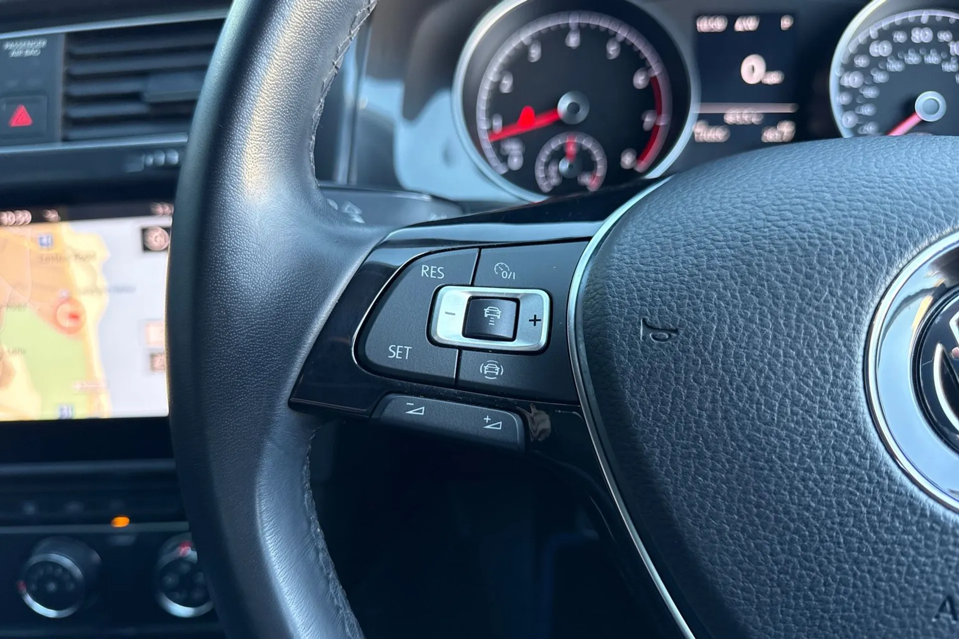 VOLKSWAGEN GOLF thumbnail image number 45