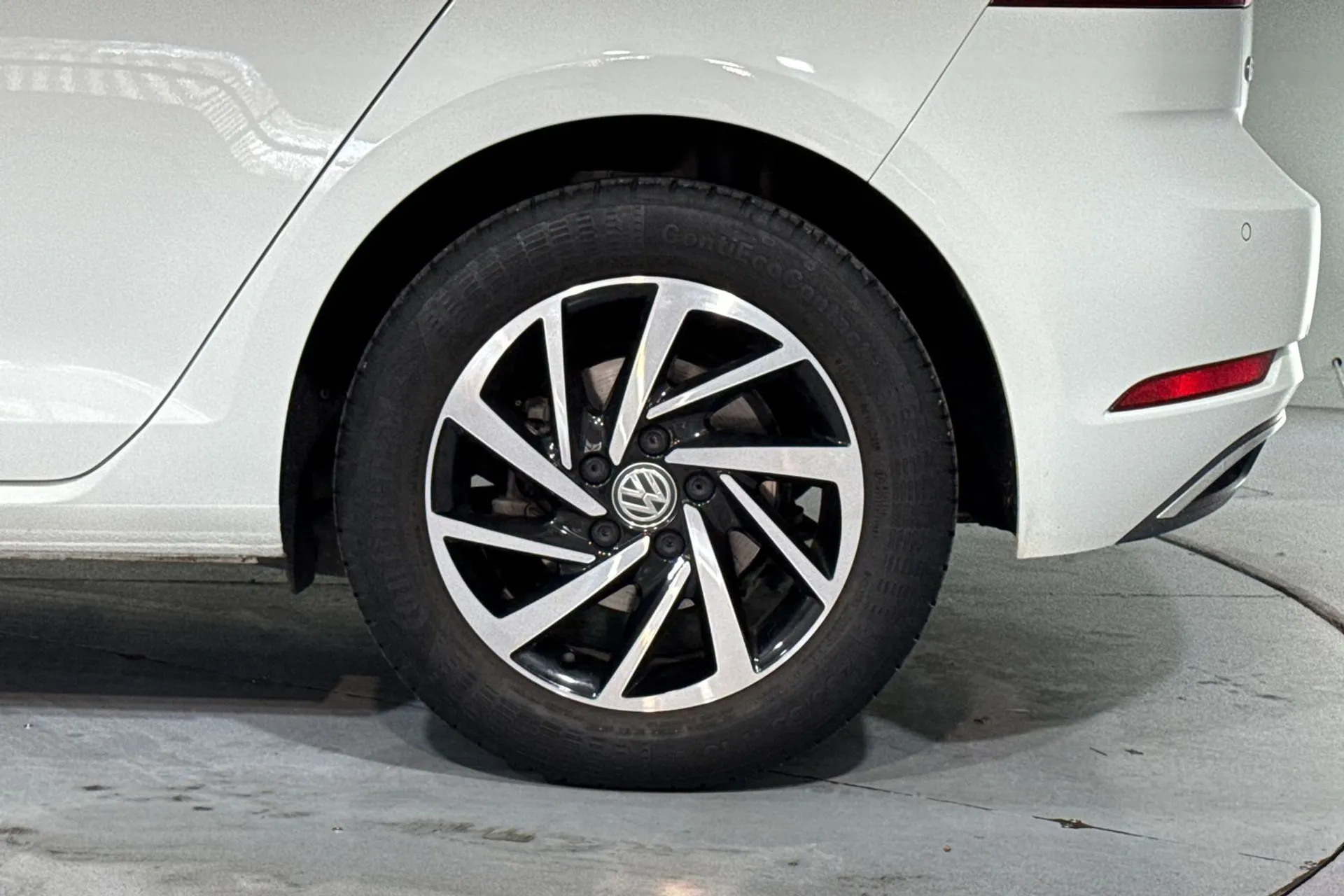 VOLKSWAGEN GOLF thumbnail image number 14