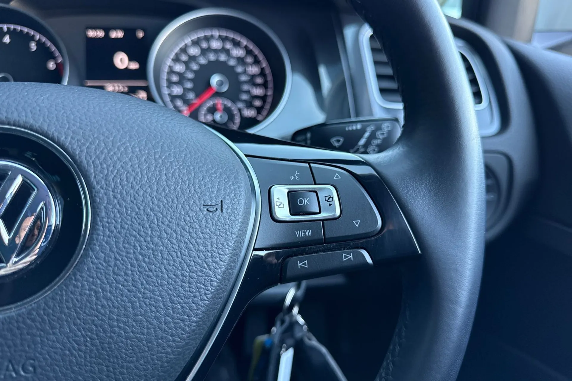 VOLKSWAGEN GOLF thumbnail image number 46