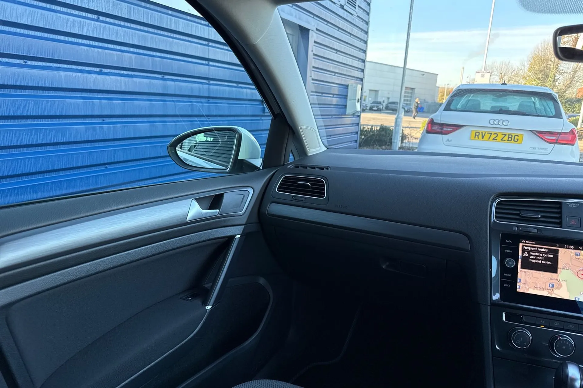 VOLKSWAGEN GOLF thumbnail image number 42