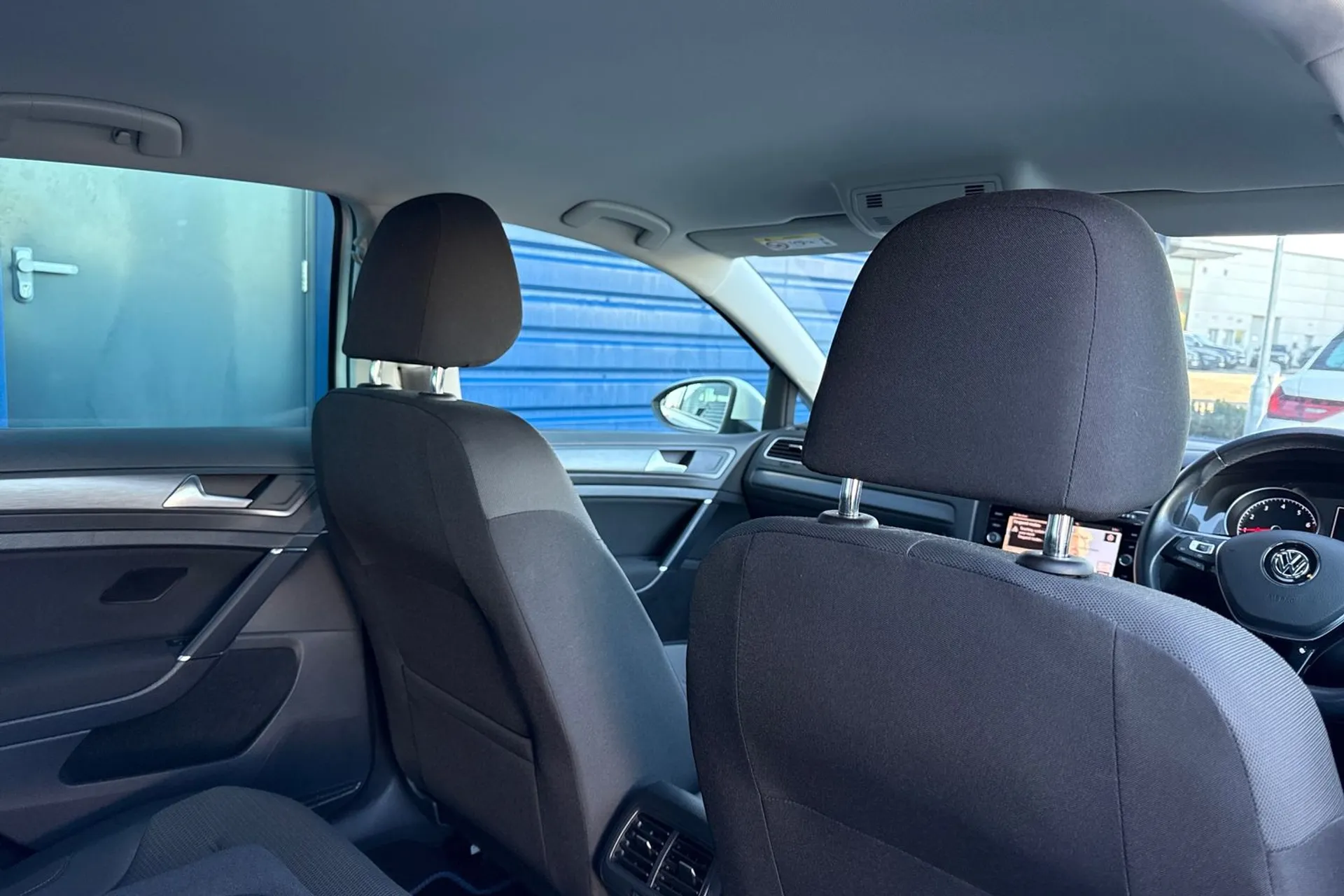 VOLKSWAGEN GOLF thumbnail image number 27