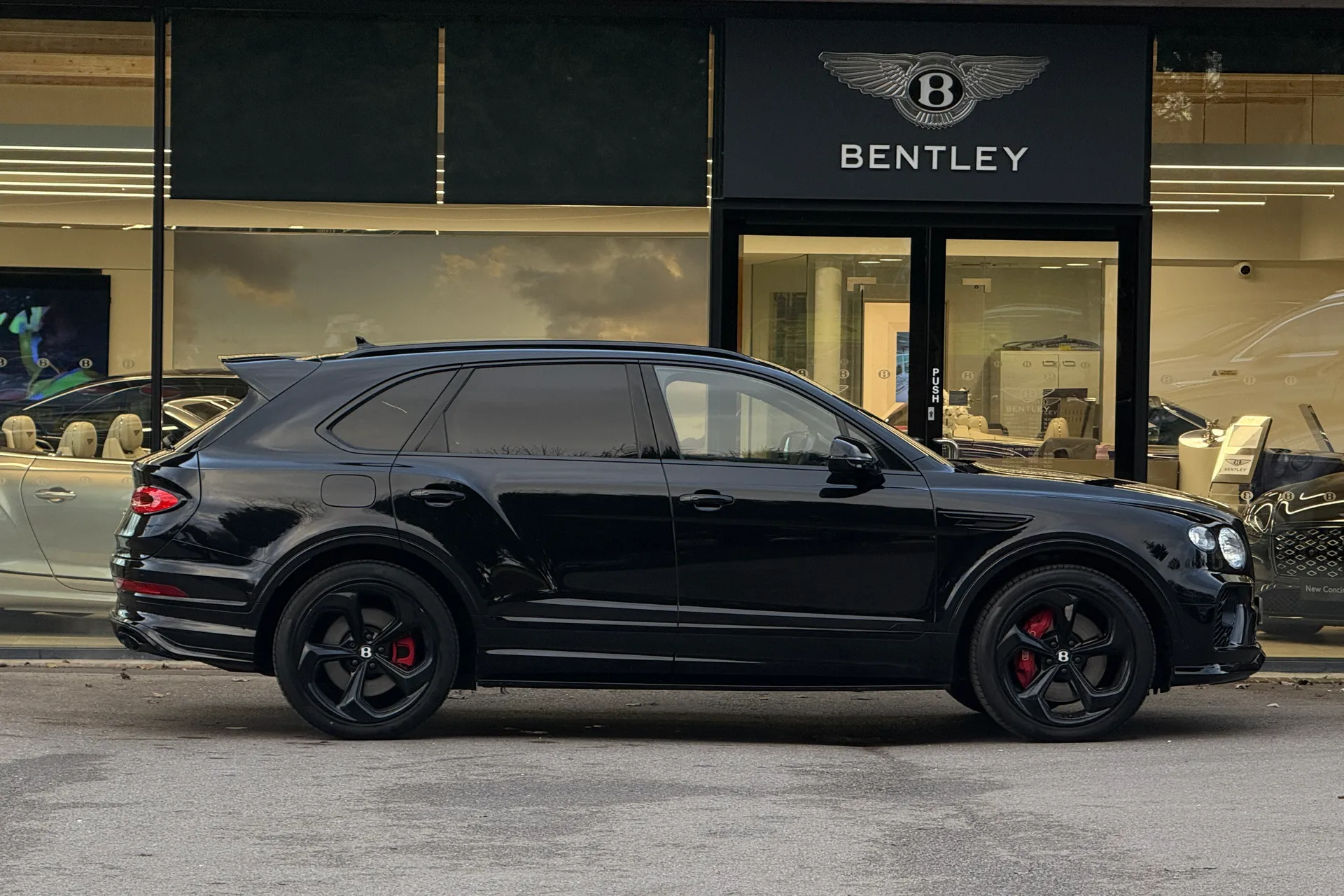 Bentley BENTAYGA thumbnail image number 31