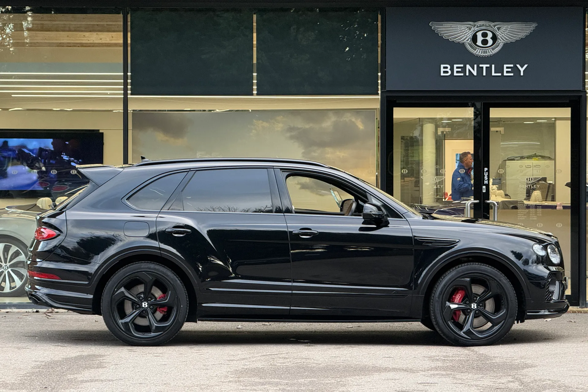 Bentley BENTAYGA thumbnail image number 2