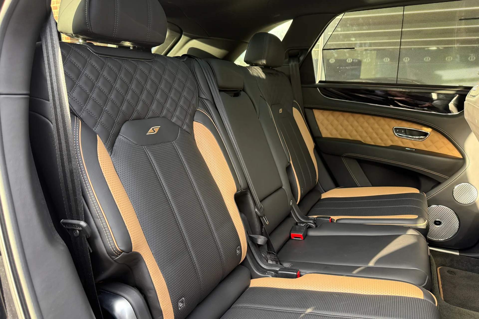 Bentley BENTAYGA thumbnail image number 11