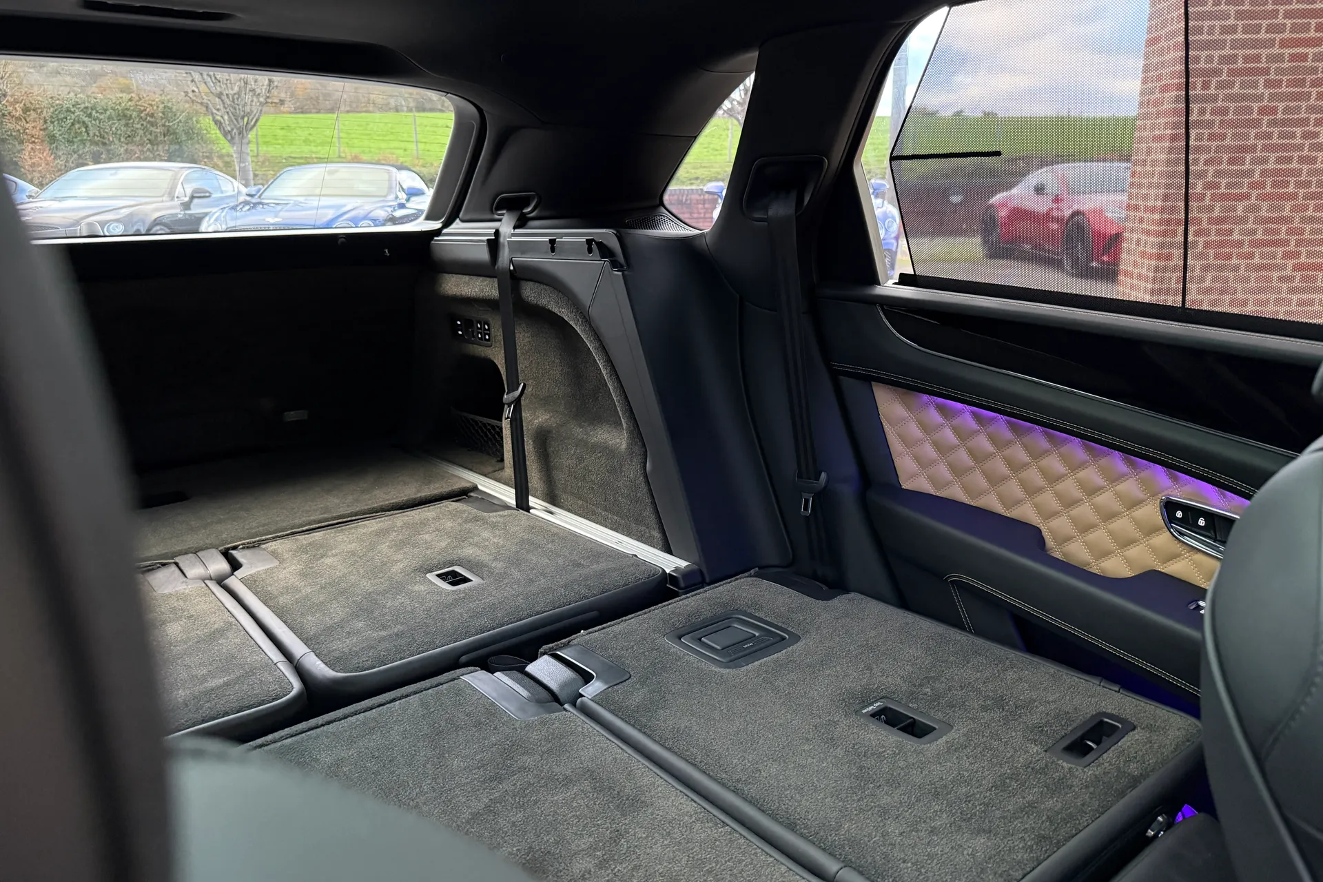 Bentley BENTAYGA thumbnail image number 30