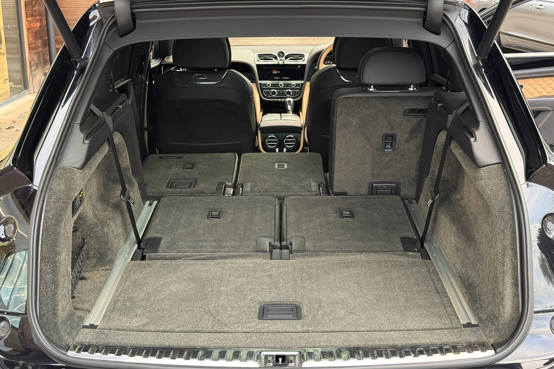 Bentley BENTAYGA thumbnail image number 15