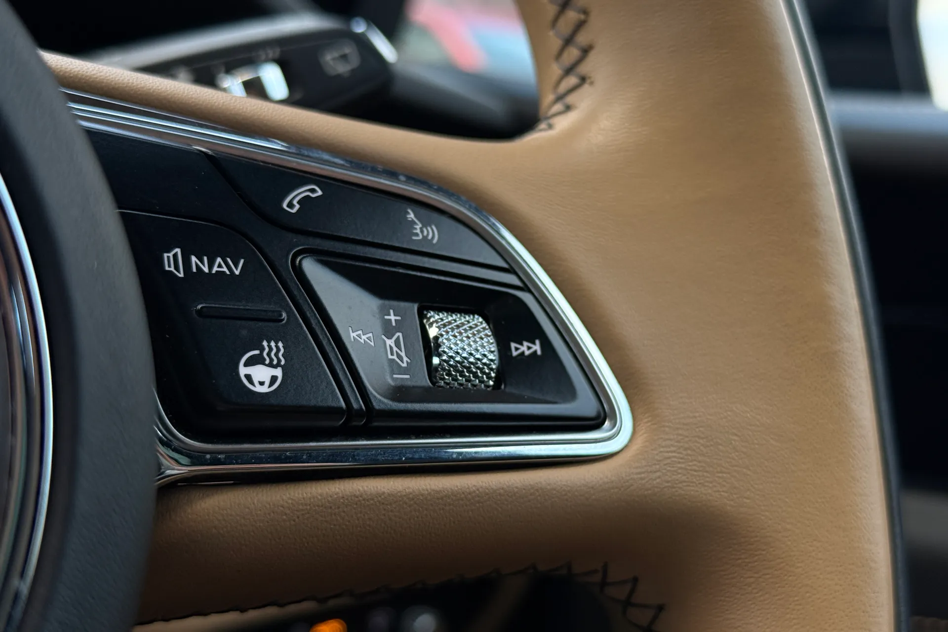 Bentley BENTAYGA thumbnail image number 36