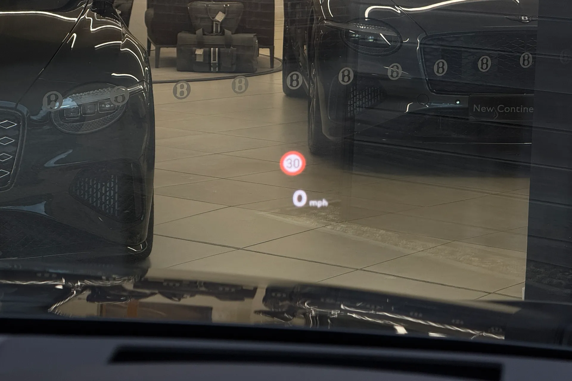 Bentley BENTAYGA thumbnail image number 24