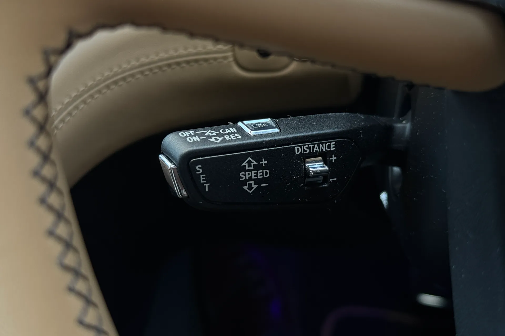 Bentley BENTAYGA thumbnail image number 38