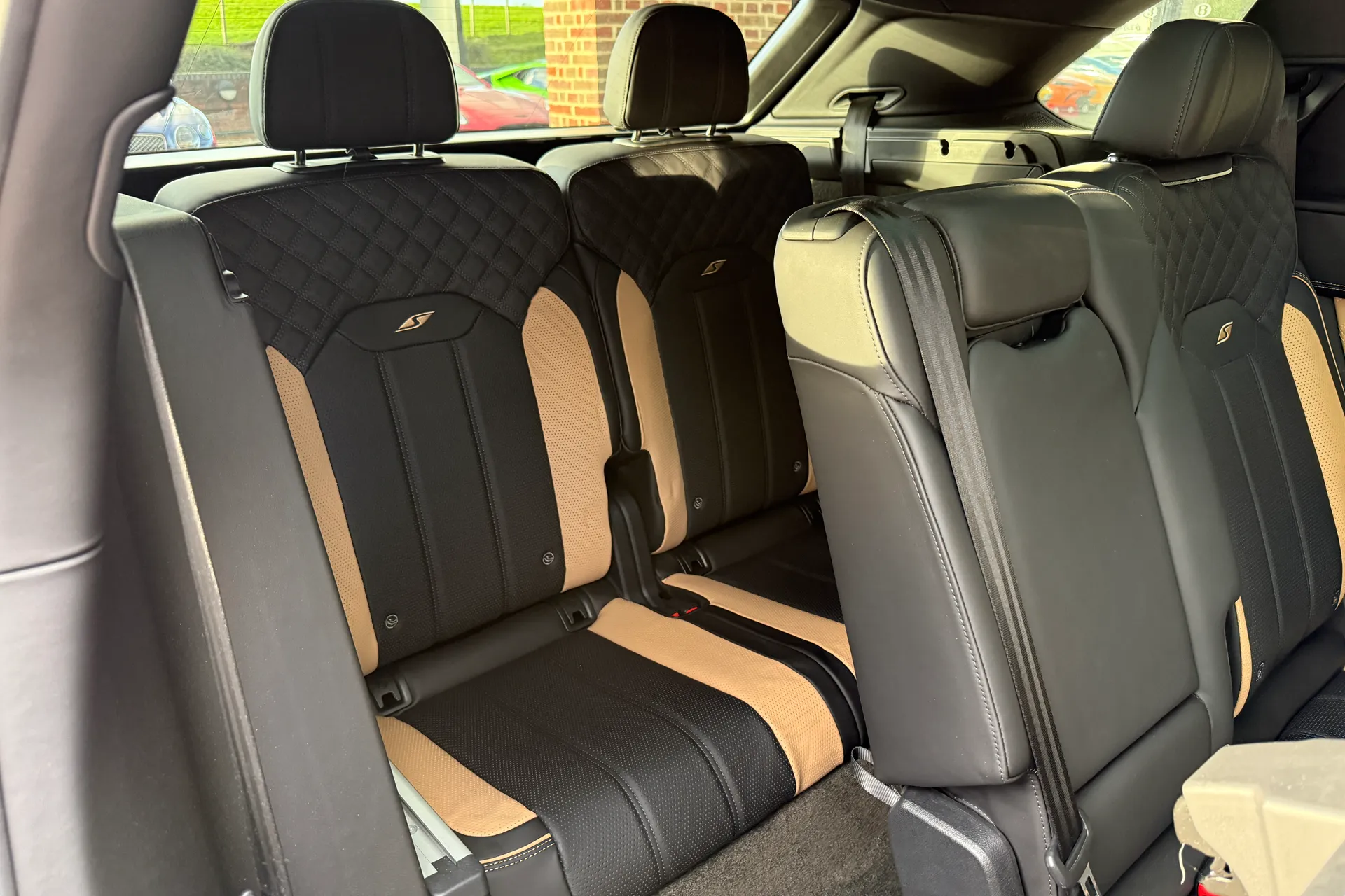 Bentley BENTAYGA thumbnail image number 6