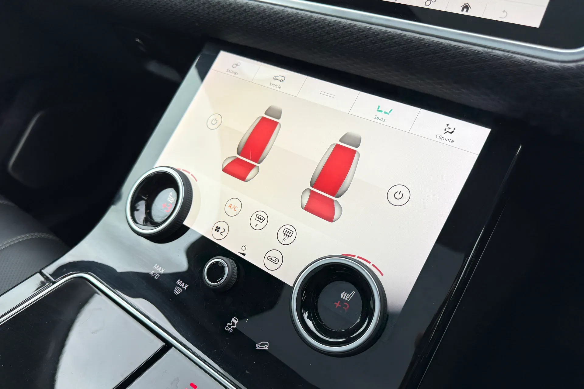 LAND ROVER RANGE ROVER VELAR thumbnail image number 49