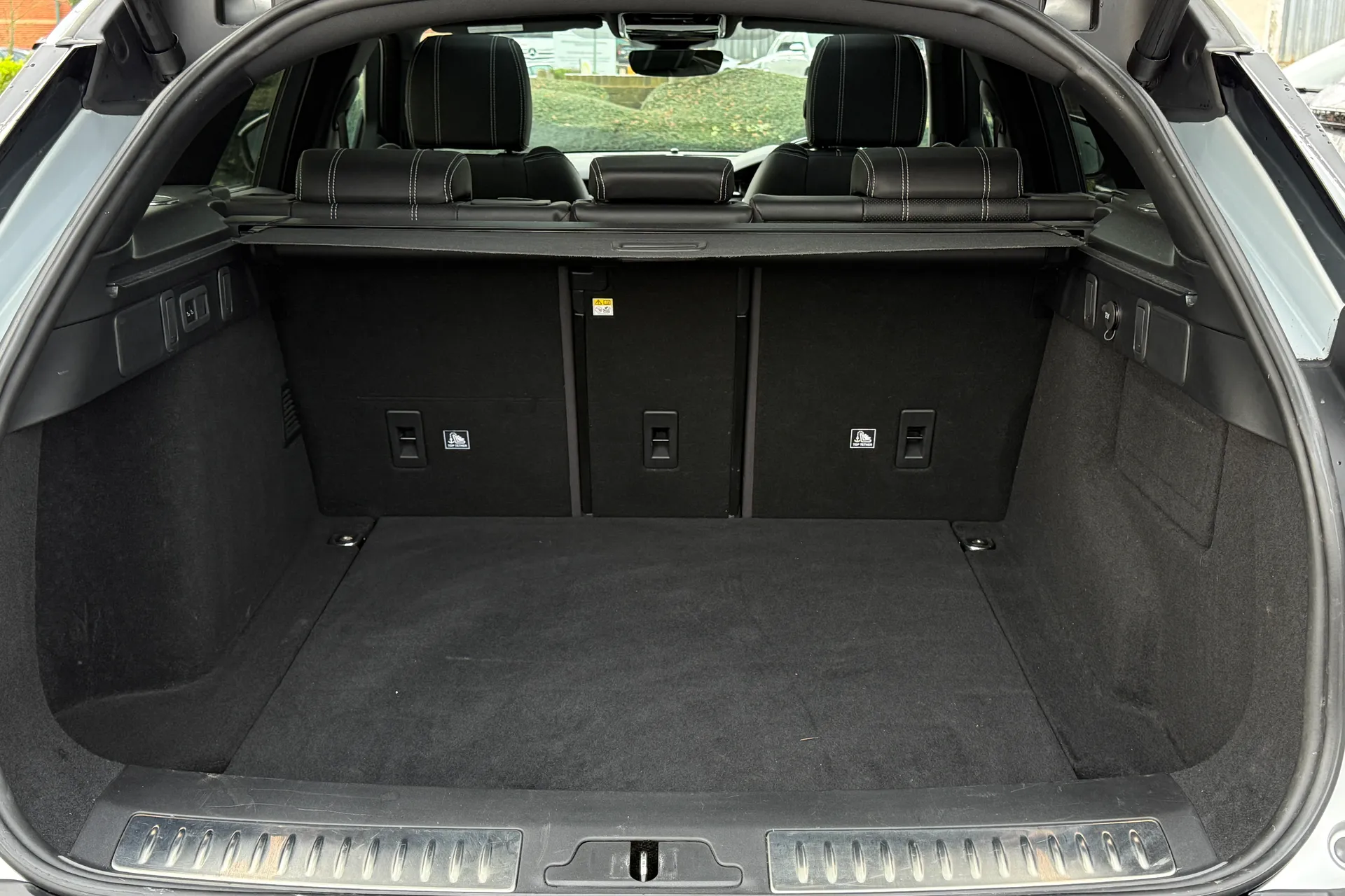 LAND ROVER RANGE ROVER VELAR thumbnail image number 26