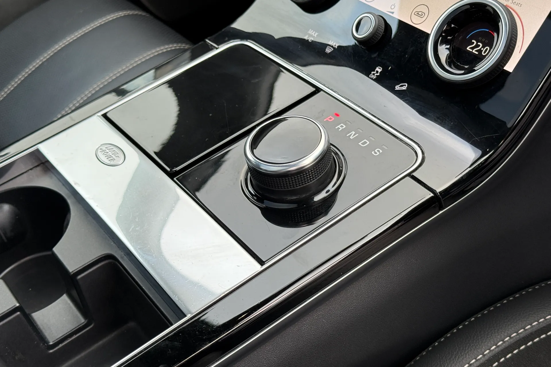 LAND ROVER RANGE ROVER VELAR thumbnail image number 20