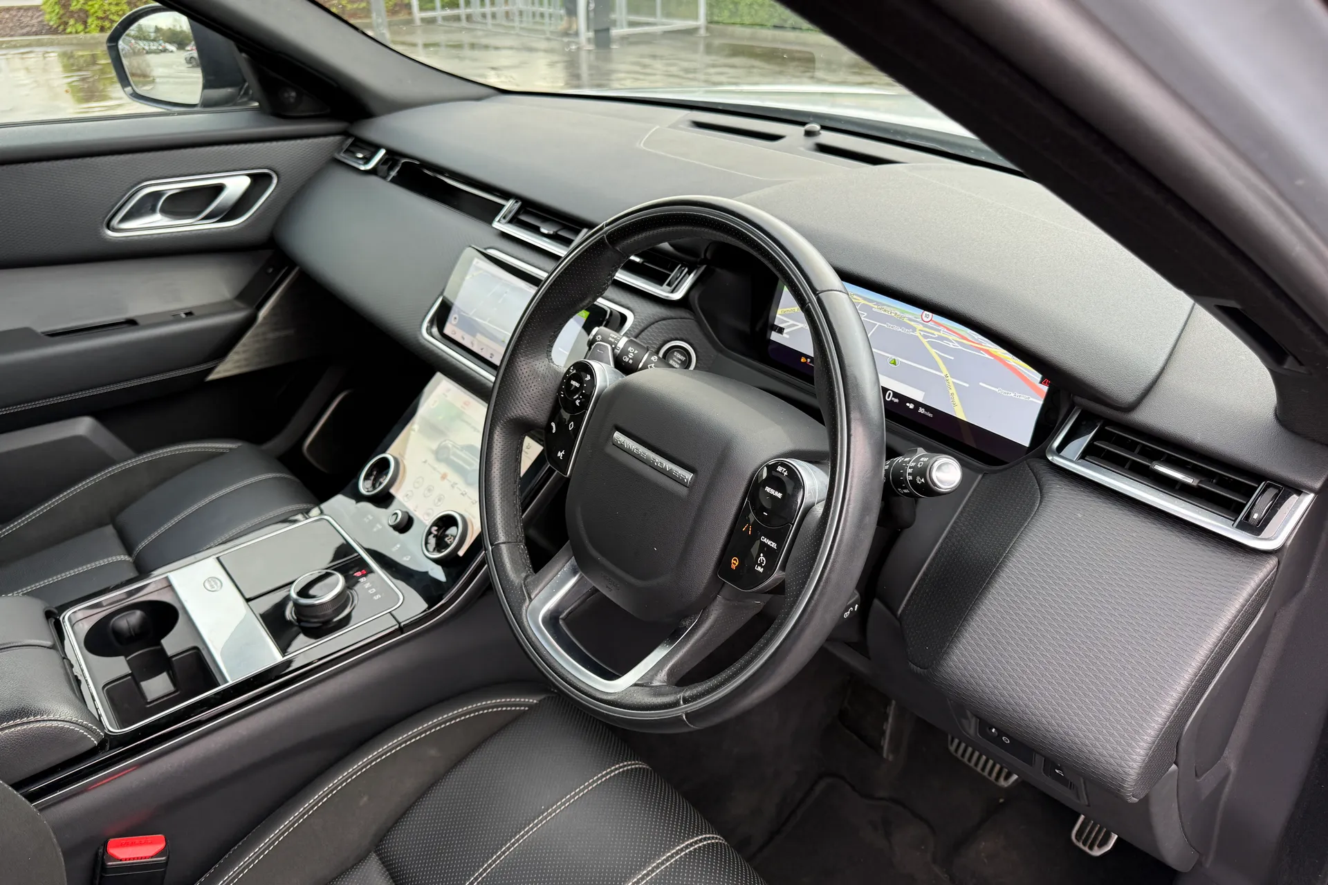 LAND ROVER RANGE ROVER VELAR thumbnail image number 35