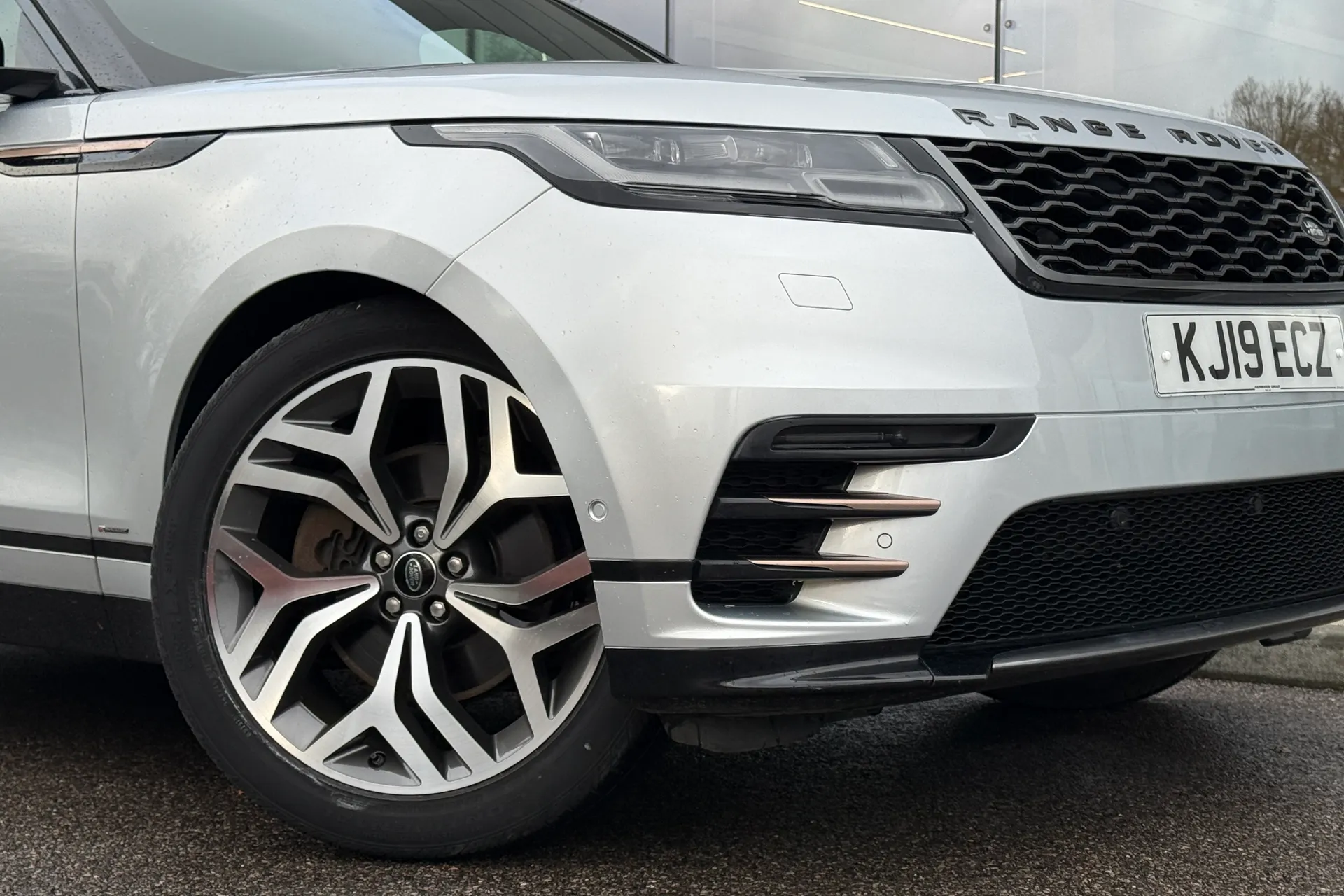 LAND ROVER RANGE ROVER VELAR thumbnail image number 8