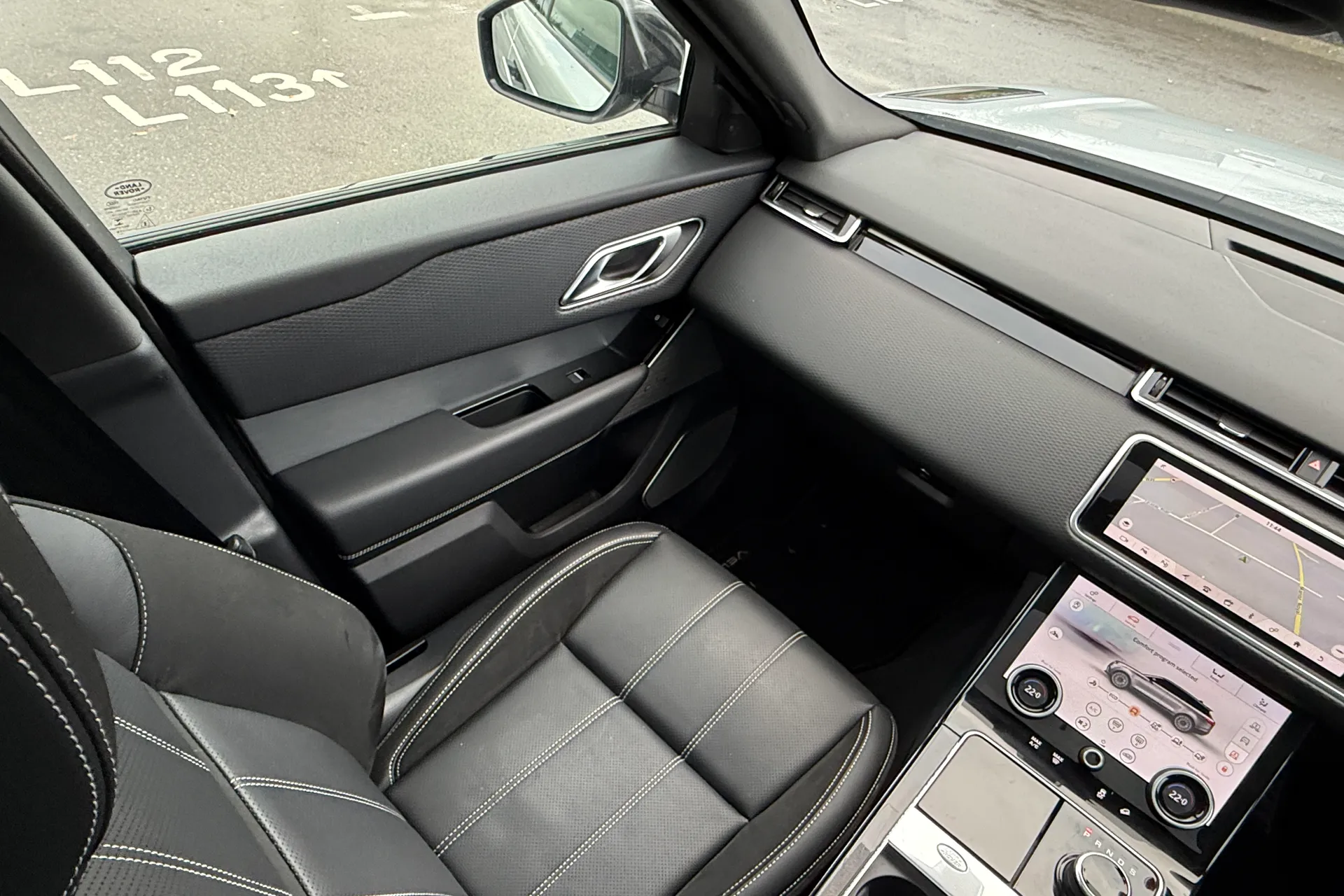 LAND ROVER RANGE ROVER VELAR thumbnail image number 19