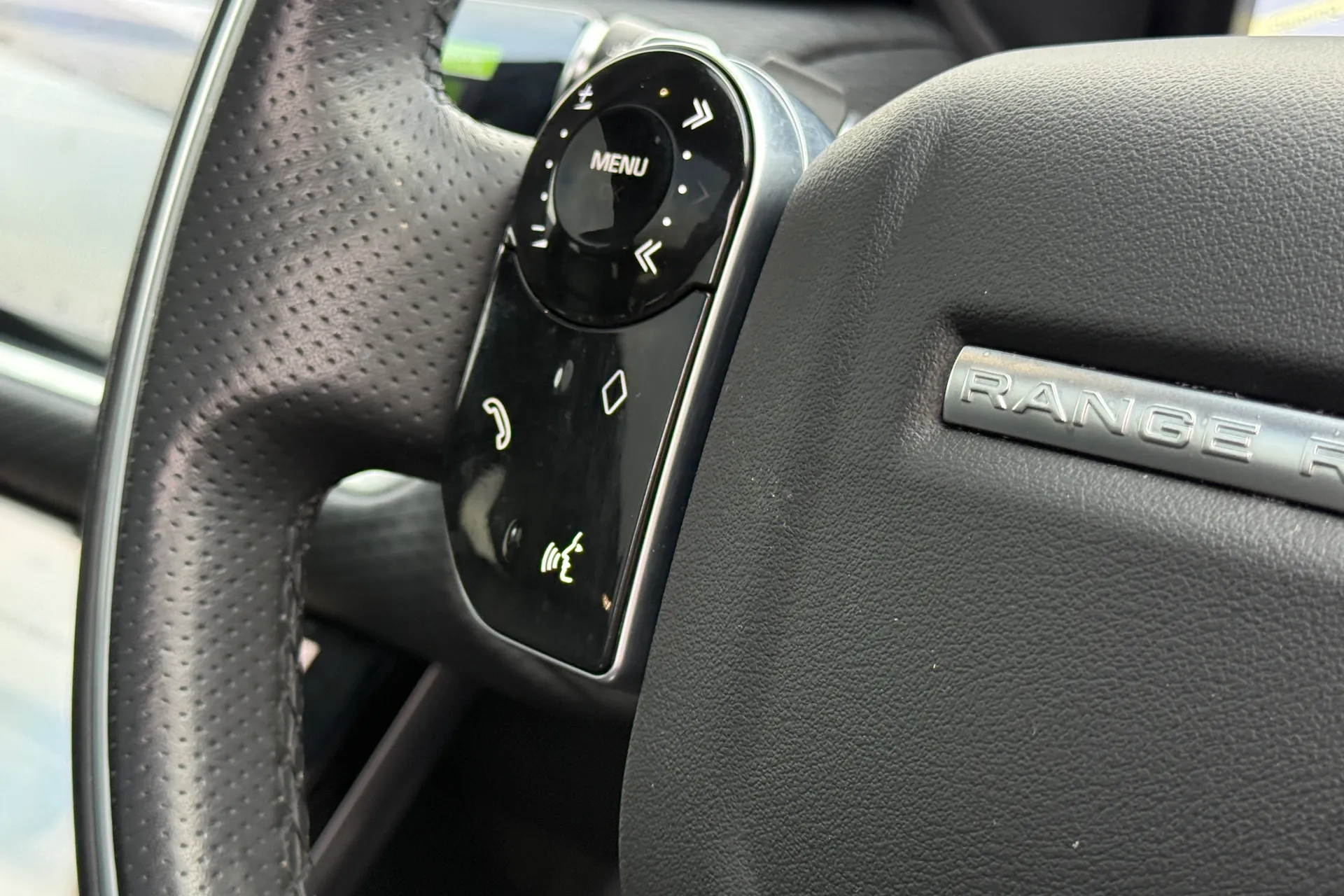 LAND ROVER RANGE ROVER VELAR thumbnail image number 42