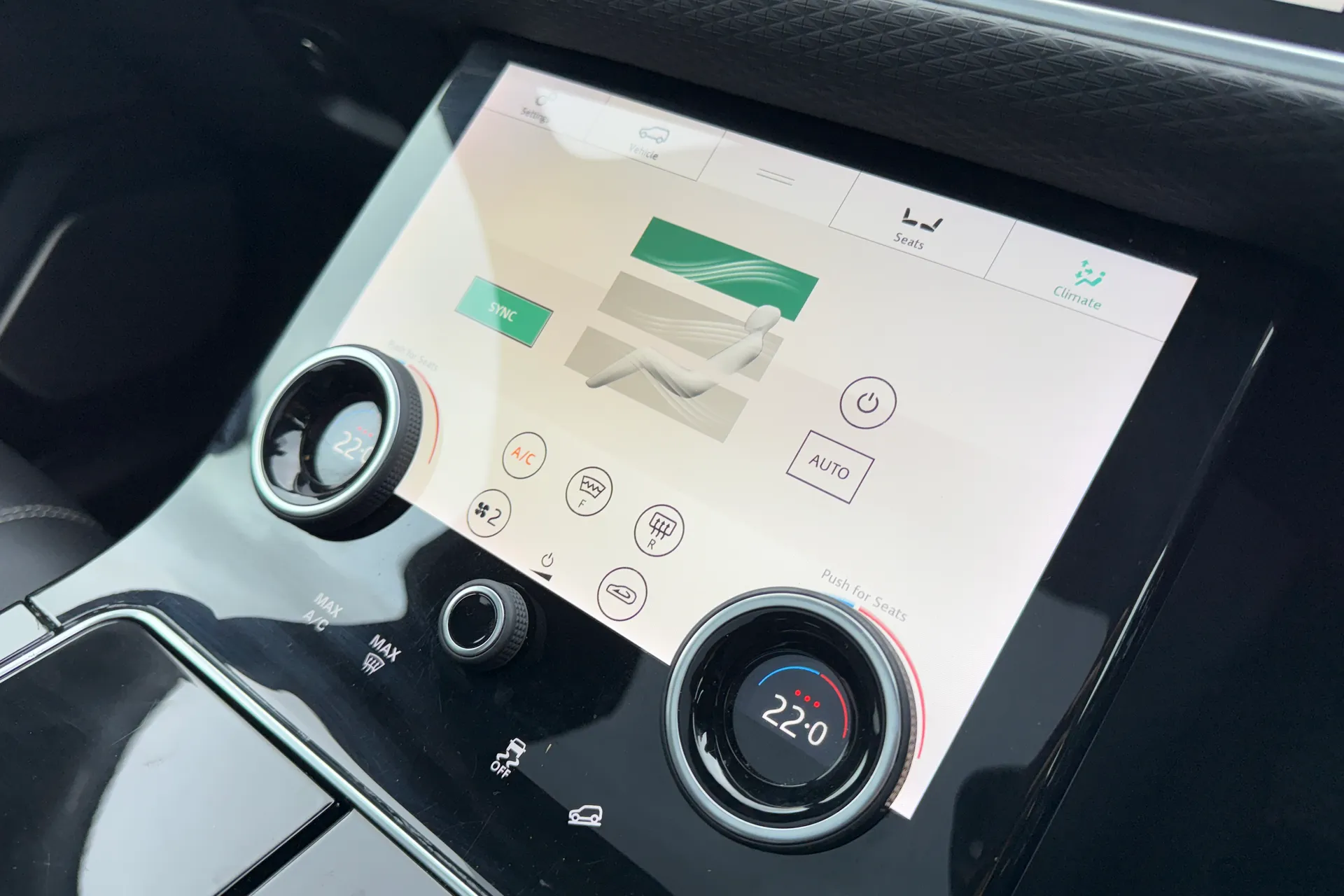 LAND ROVER RANGE ROVER VELAR thumbnail image number 50