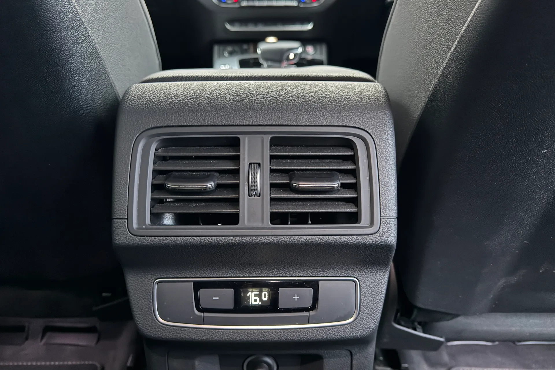 Audi Q5 thumbnail image number 28