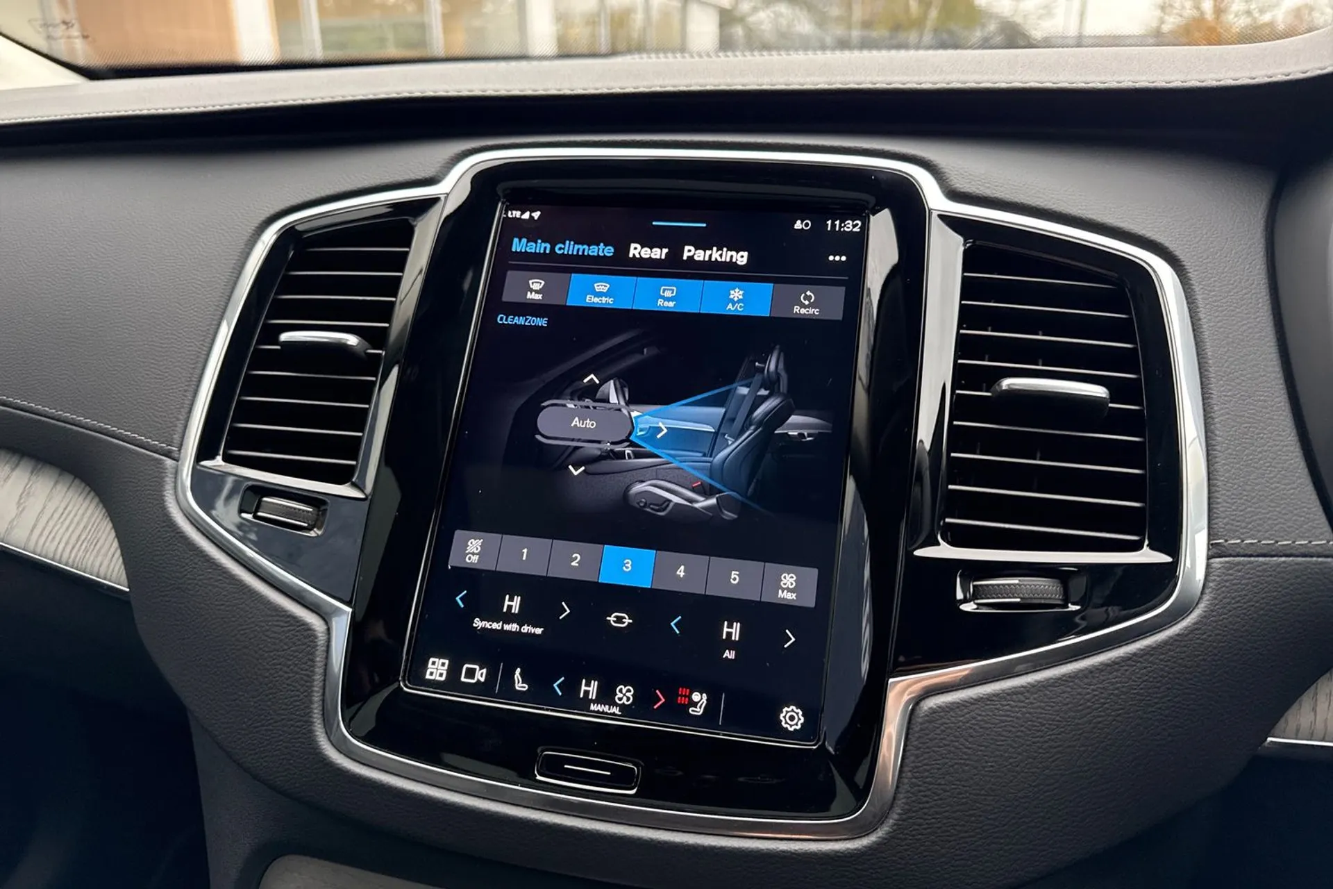 Volvo XC90 thumbnail image number 38