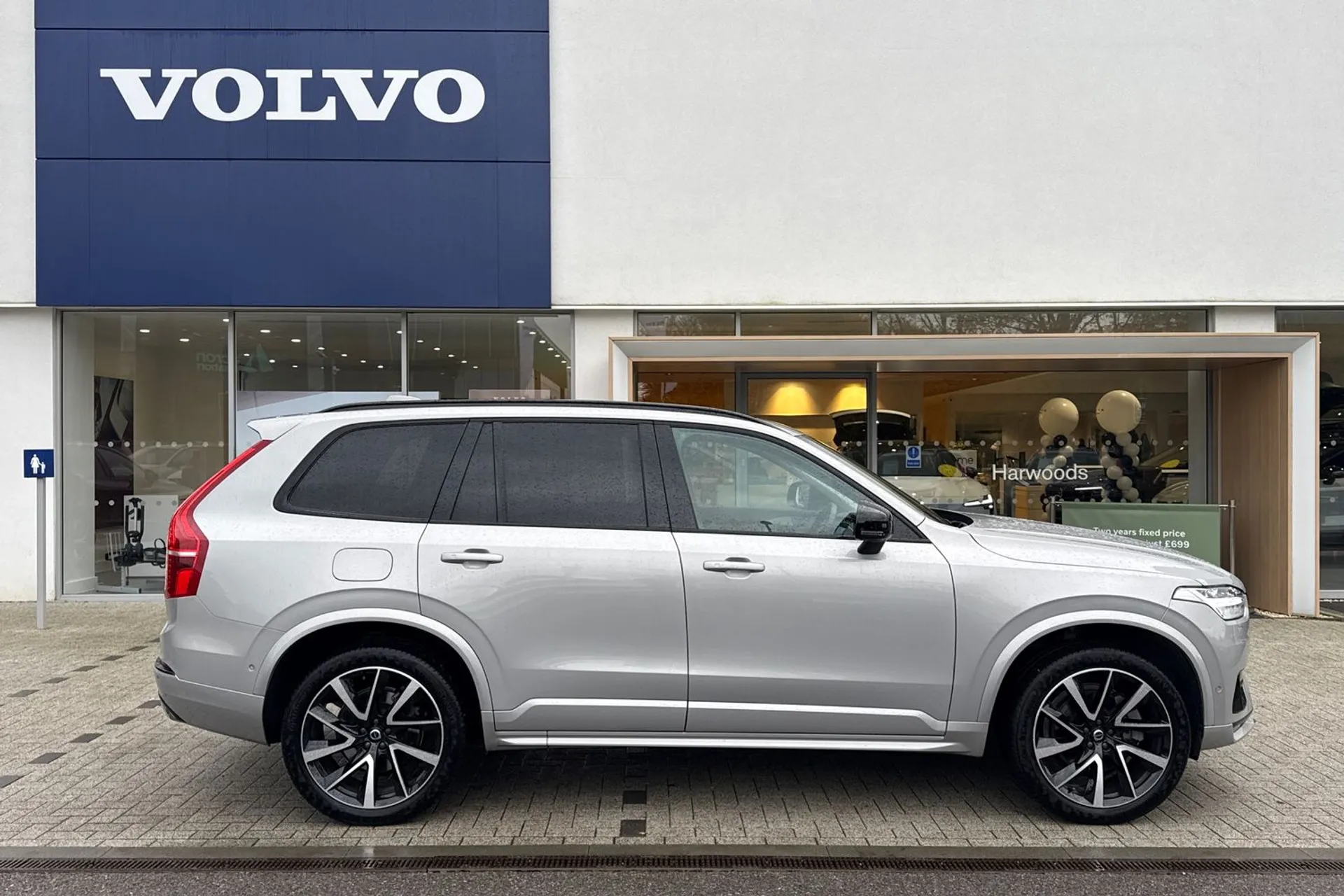 Volvo XC90 thumbnail image number 2
