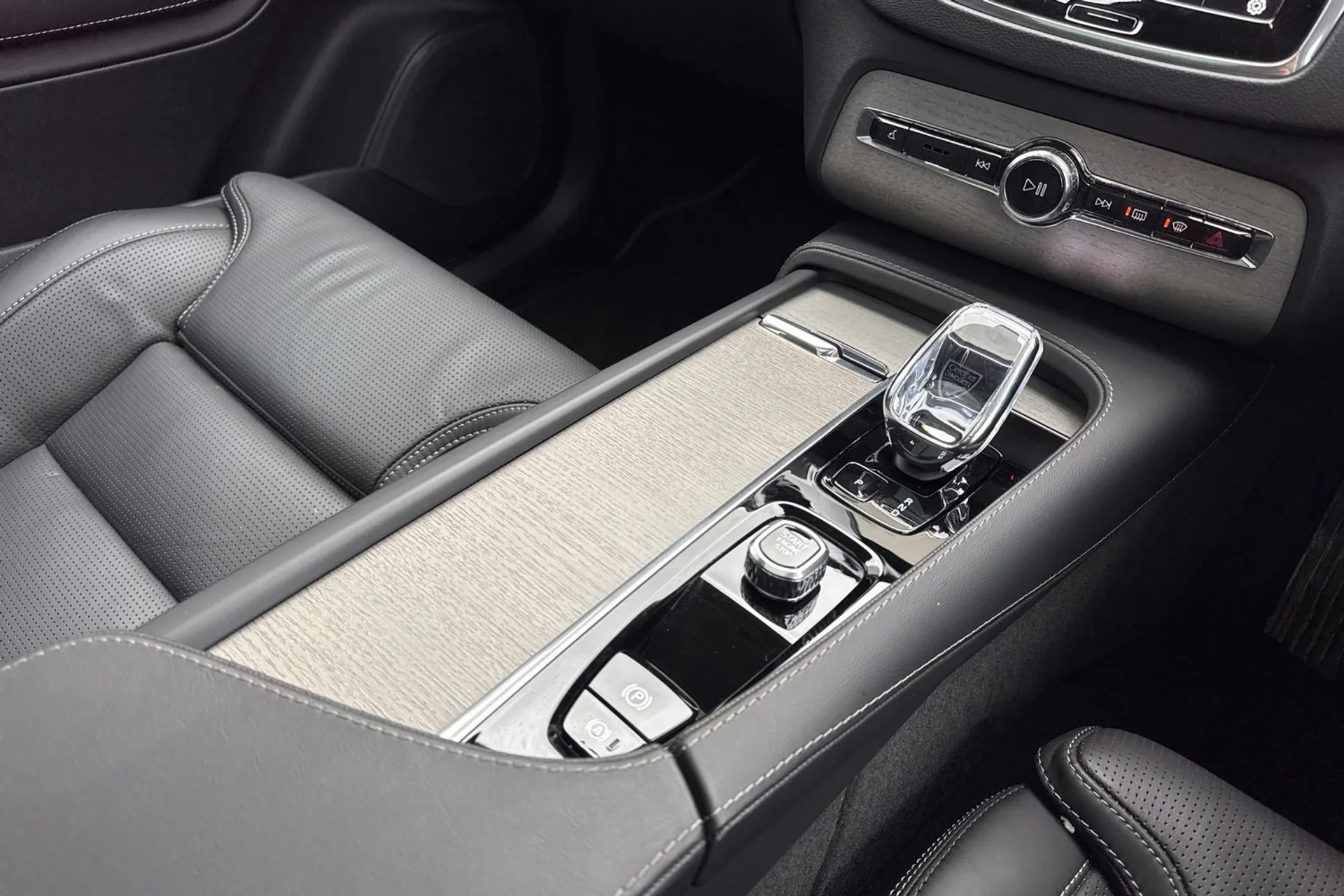 Volvo XC90 thumbnail image number 43