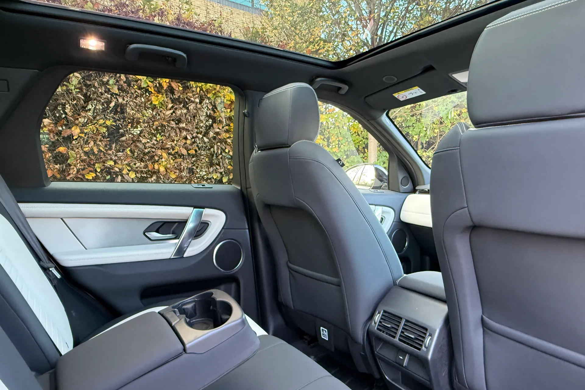 LAND ROVER DISCOVERY SPORT thumbnail image number 31