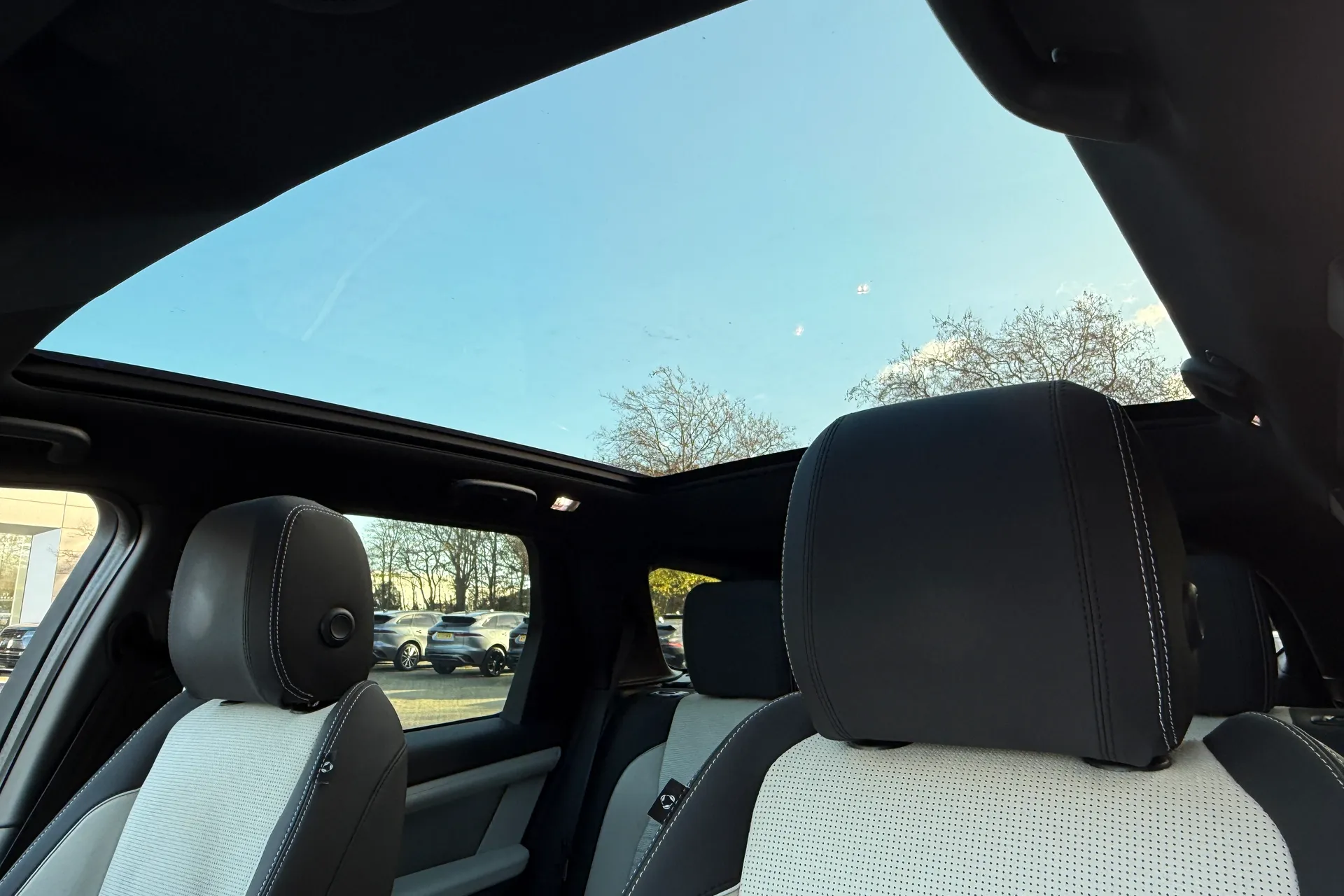 LAND ROVER DISCOVERY SPORT thumbnail image number 4