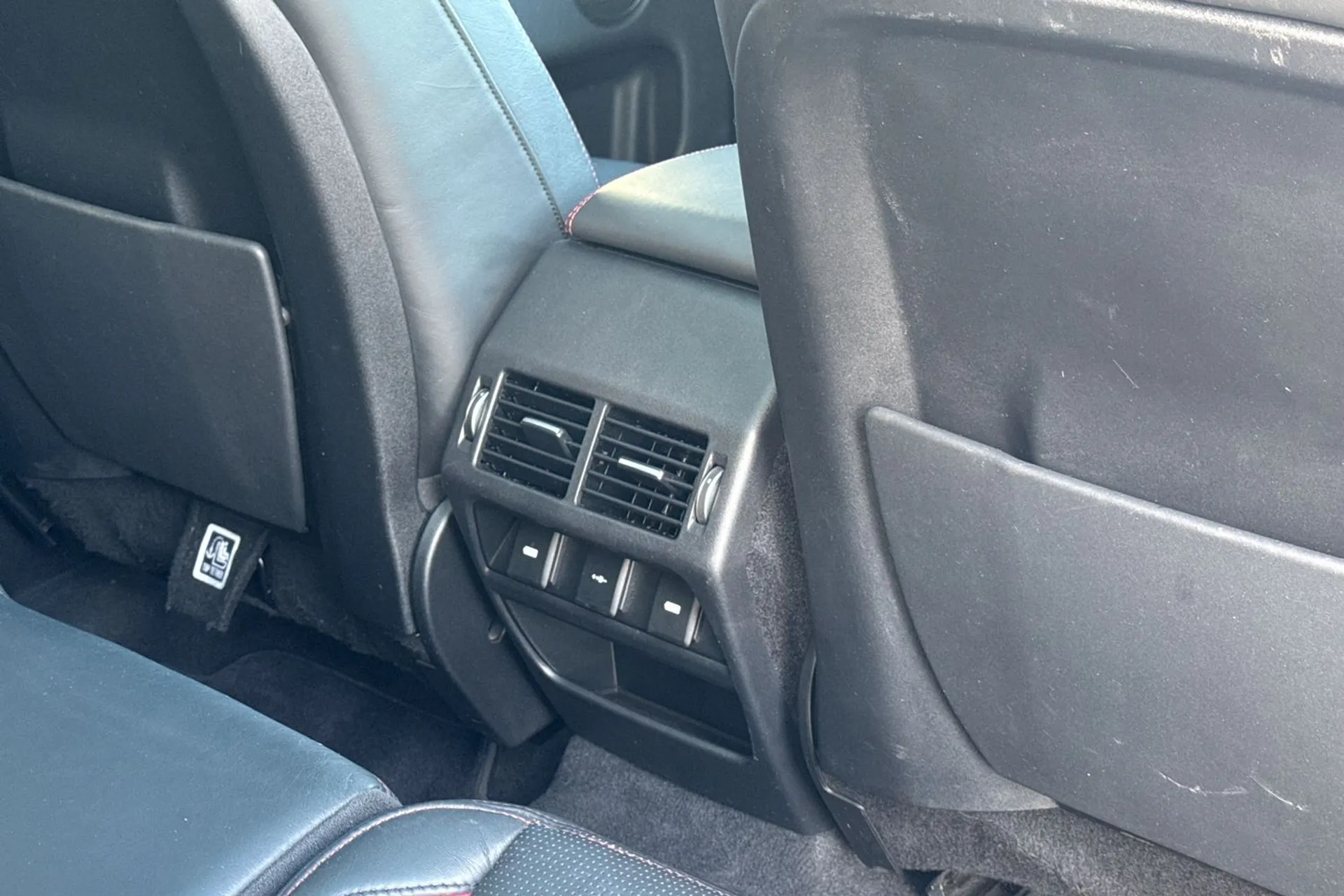 LAND ROVER DISCOVERY SPORT thumbnail image number 38